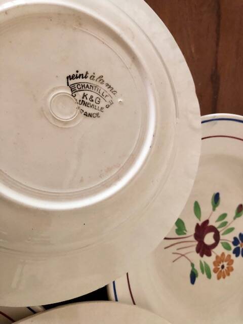 Luneville plates, "Chantilly" model