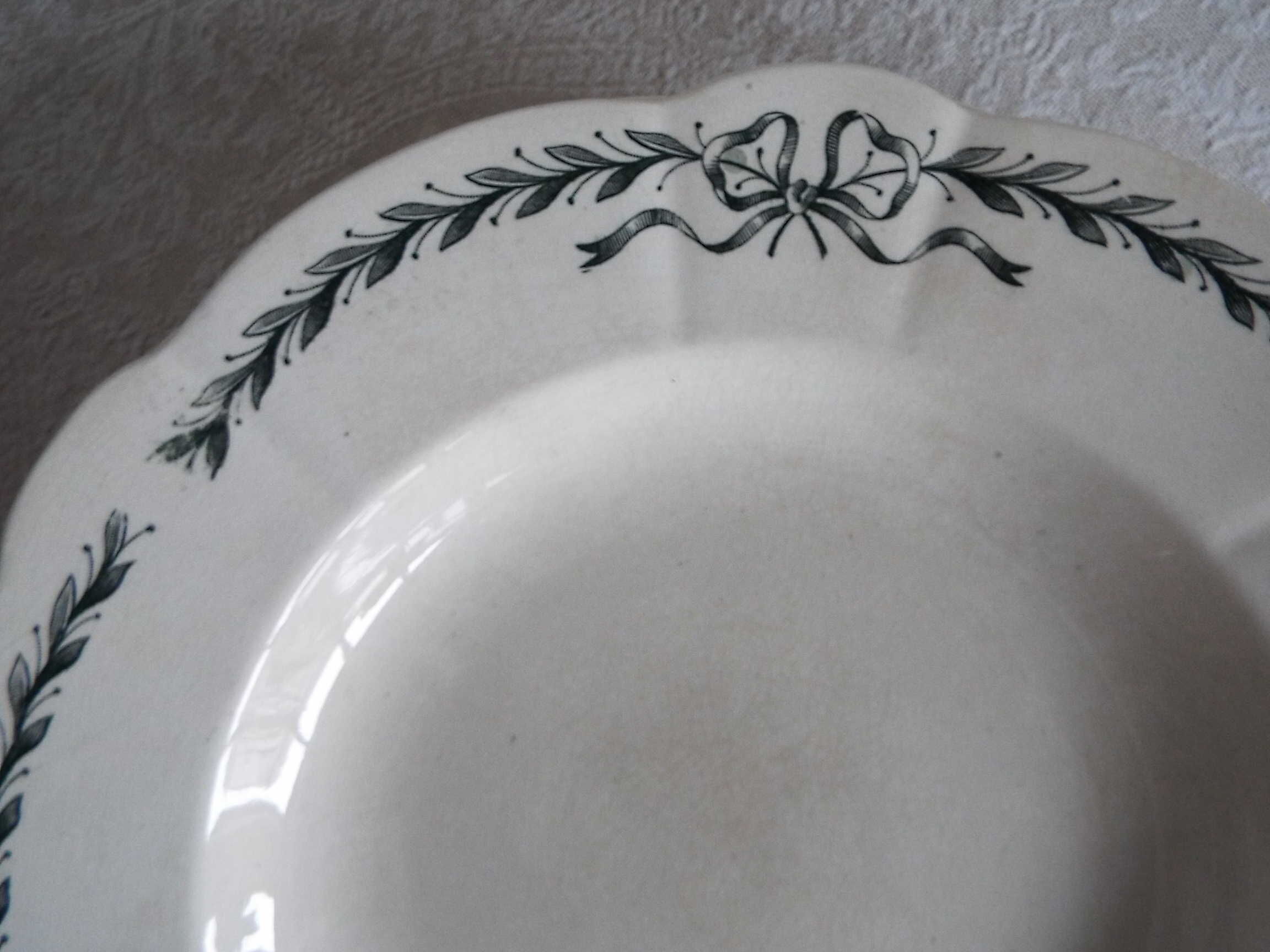 4 semi-hollow plates iron earth Longchamp