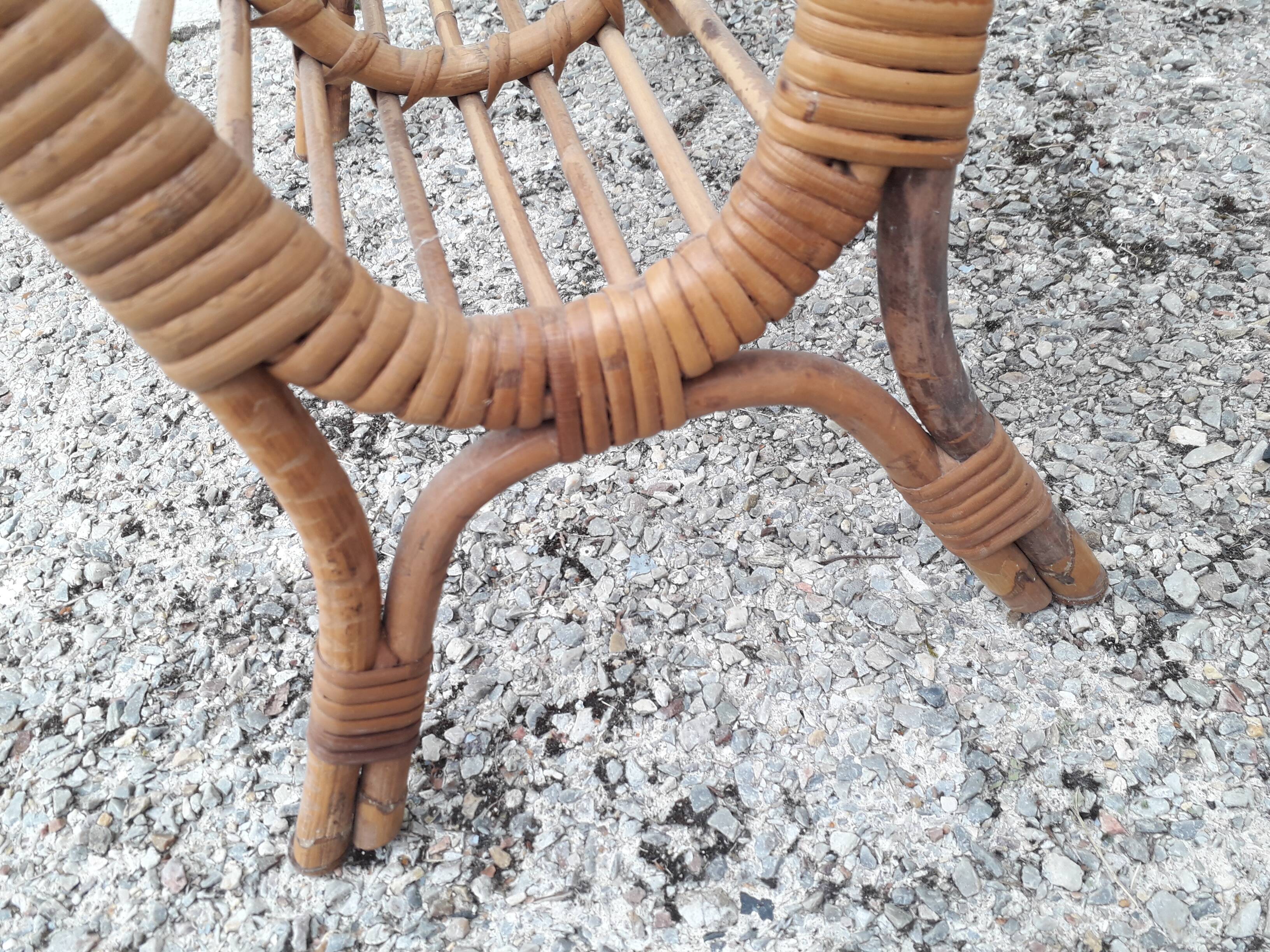 Porte-revues en rotin (année 70)