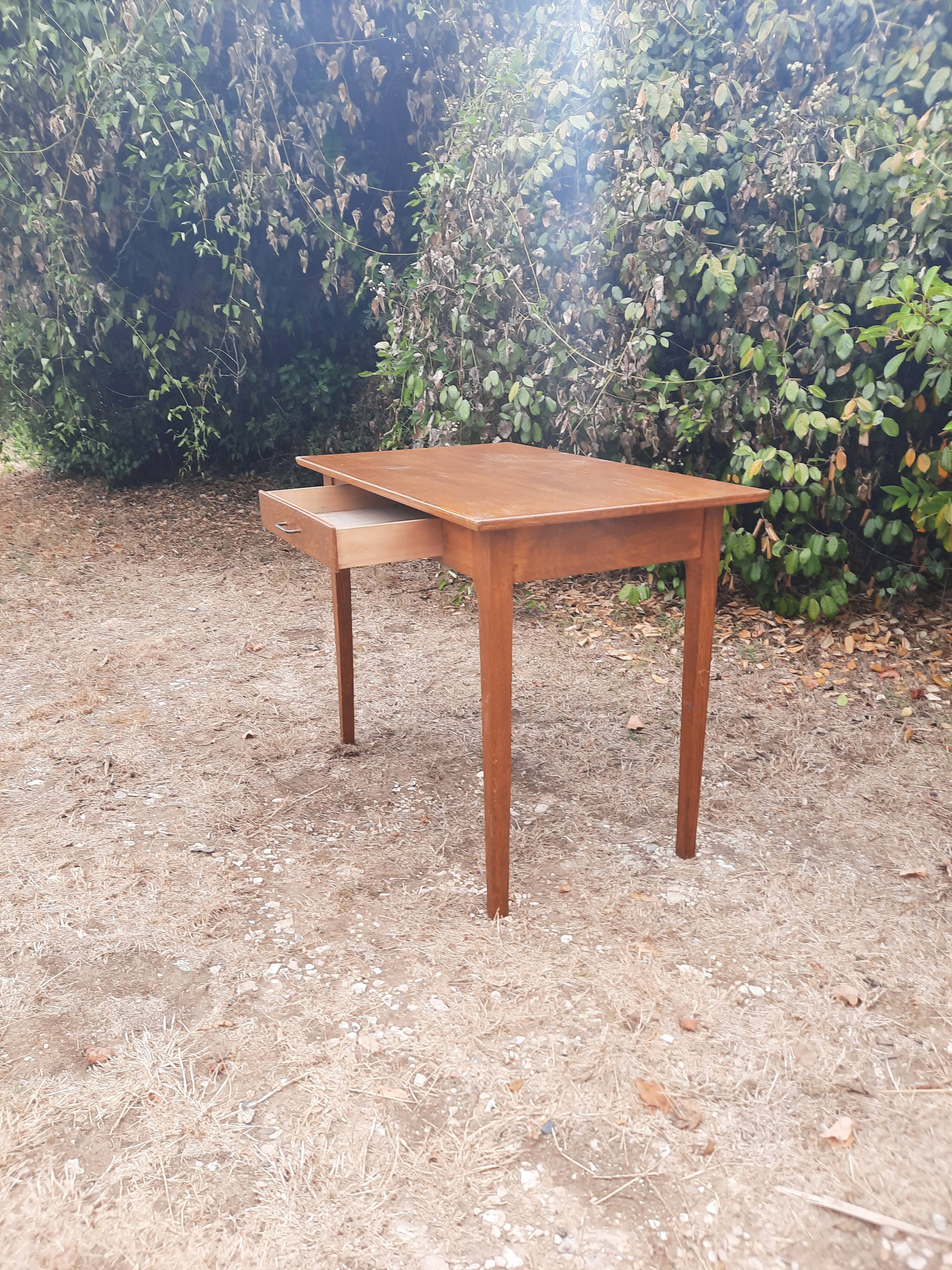 Table à écrire/table d'appoint