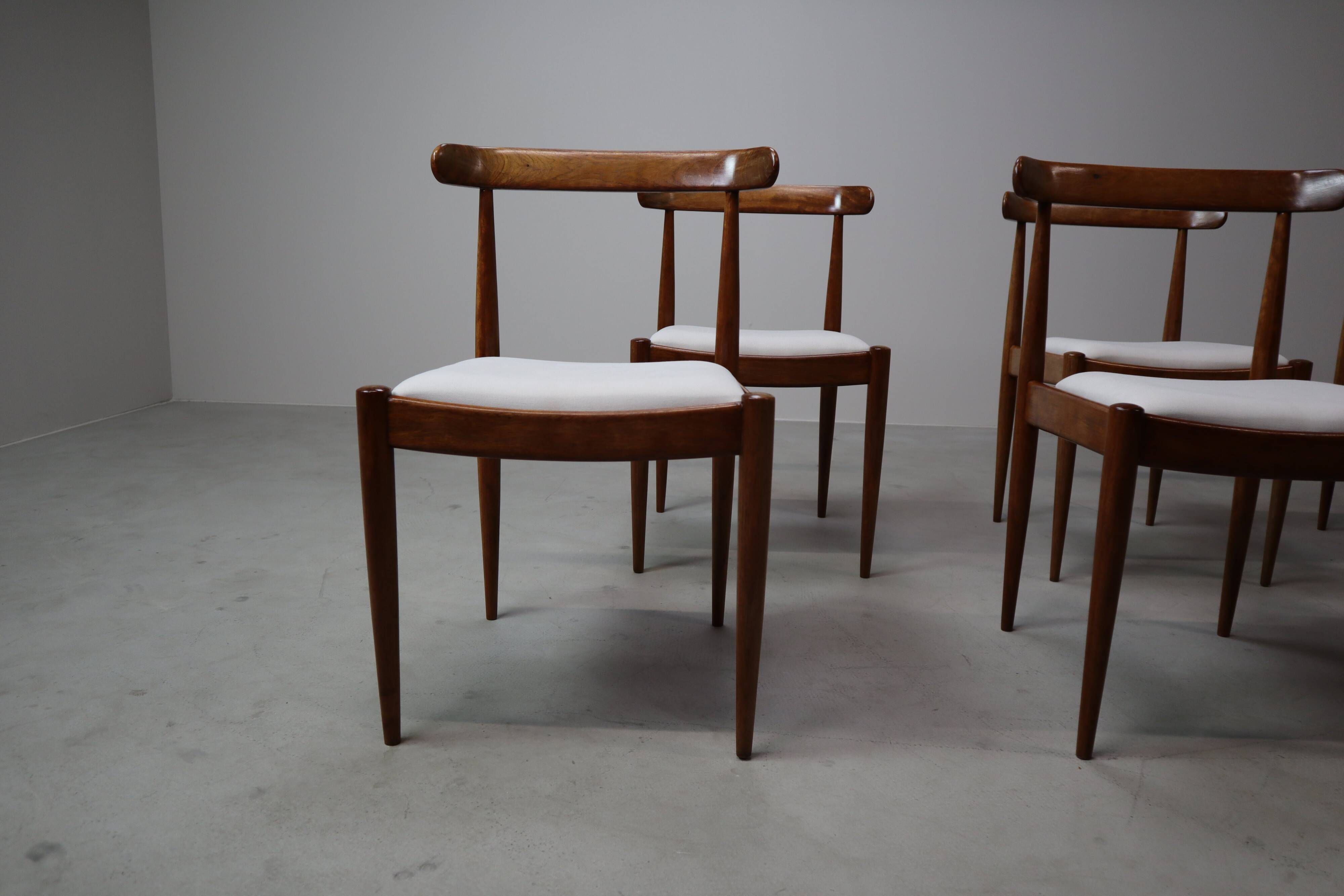 Set of six Alfred Hendrickx Model 500 dining chairs in Rosewood,