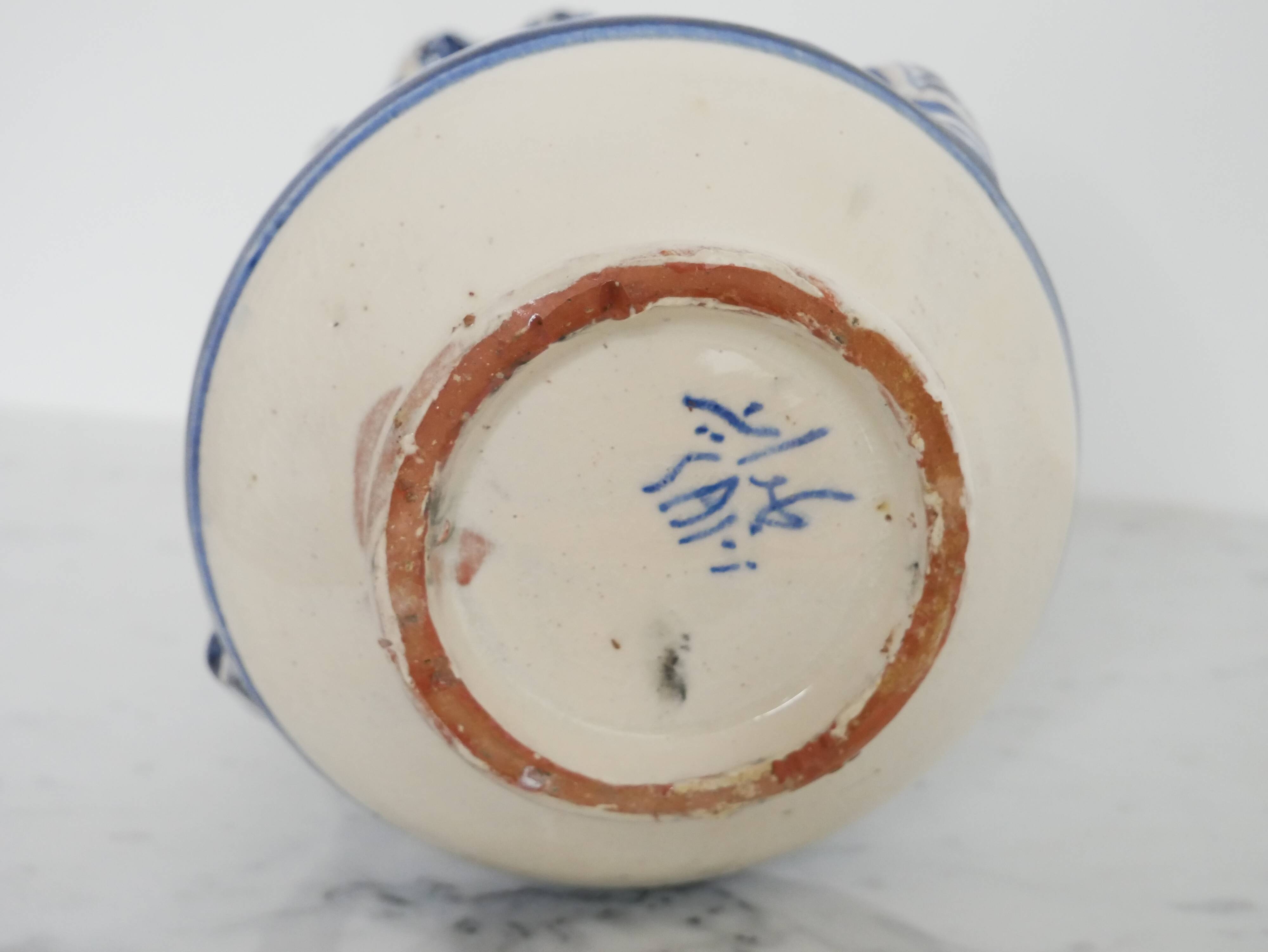 Moroccan vase safi monochrome