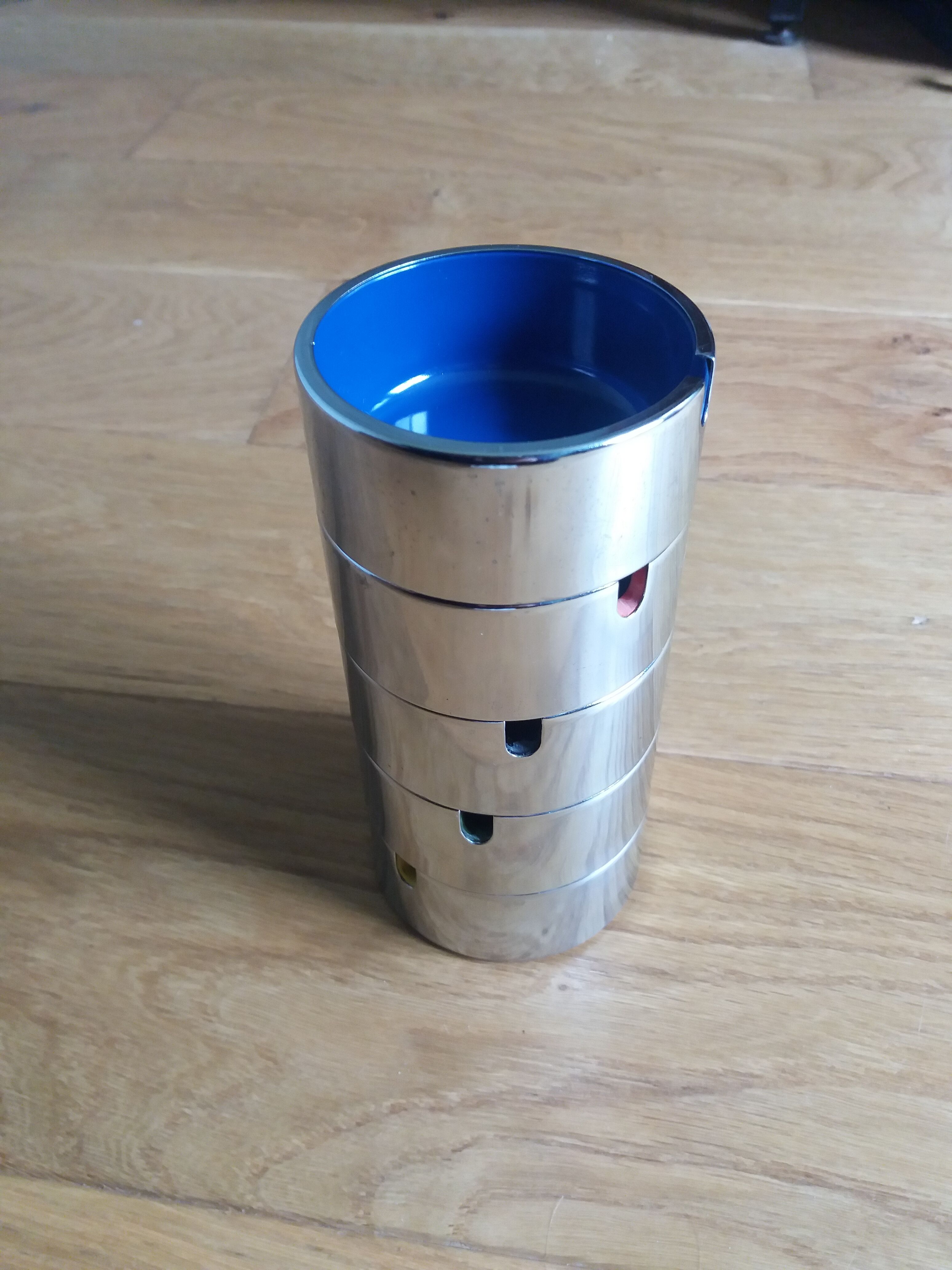 5 stackable ashtrays Maru designer Isamu Kenmochi Japan Space age 60s