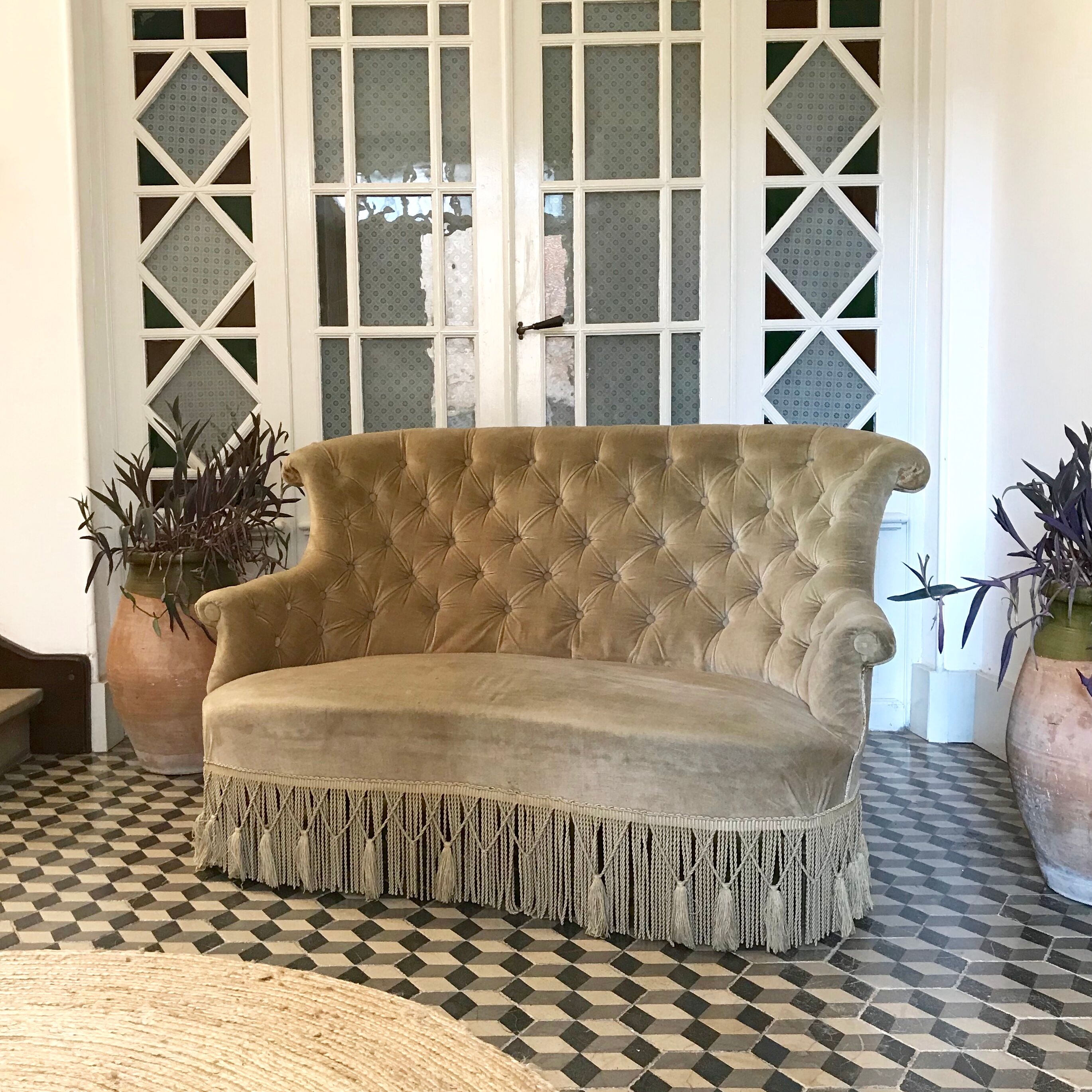 Khaki green toad sofa