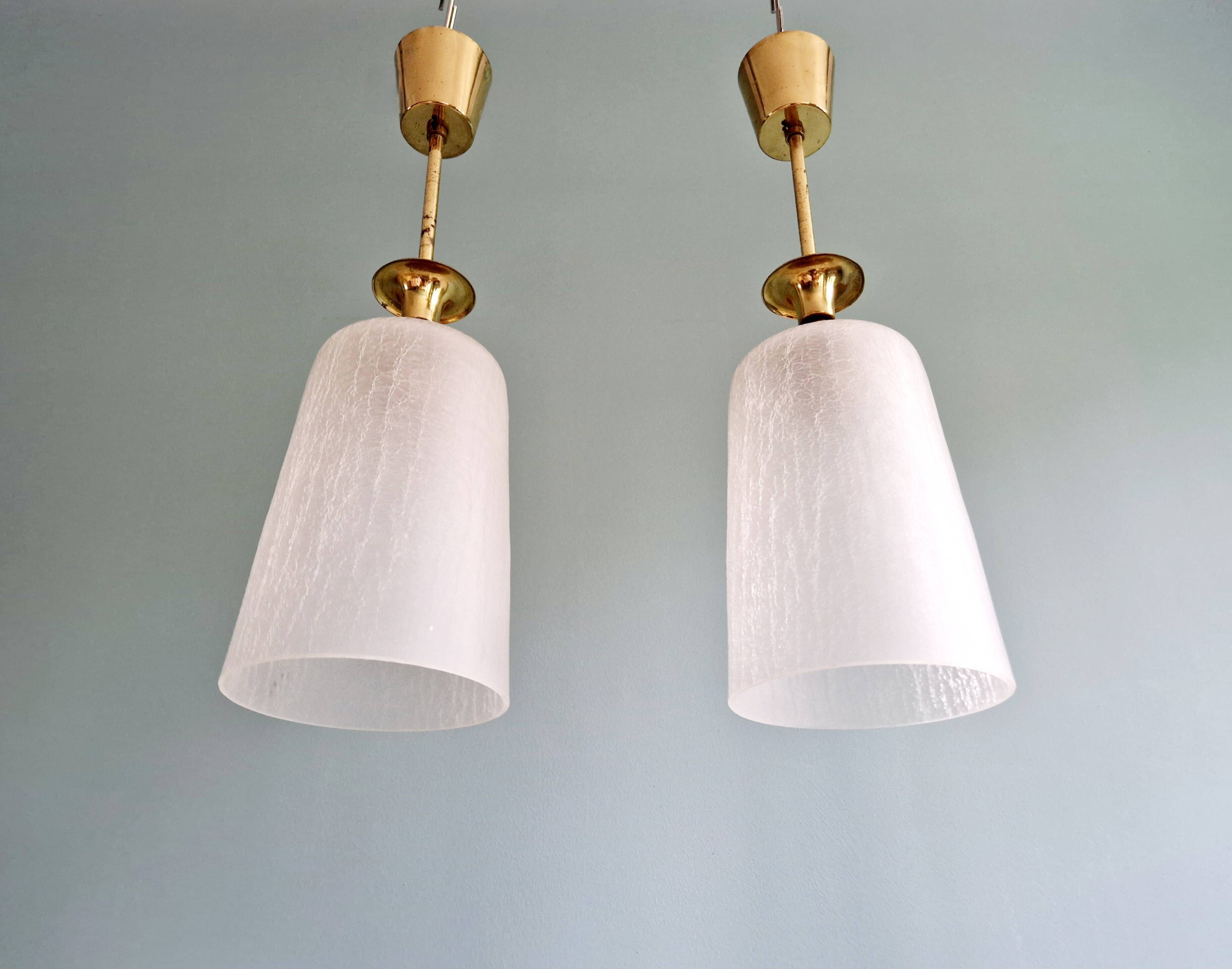 Pair of Mid Century Pendant Lights in Brass and Clear Crackle Glass, 1950s