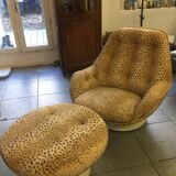 Armchair and ottoman / coffee table karate model Michel Cadestin for Airborne