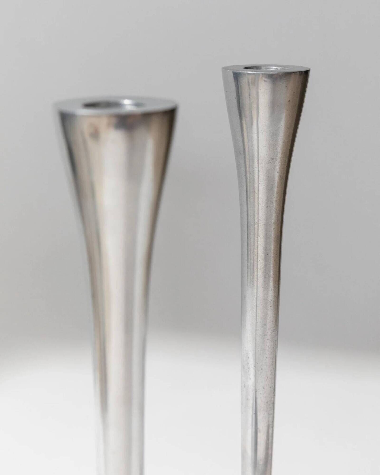 Set of 2 vintage candle holders - stainless steel, Space Age design - Italy 1970s