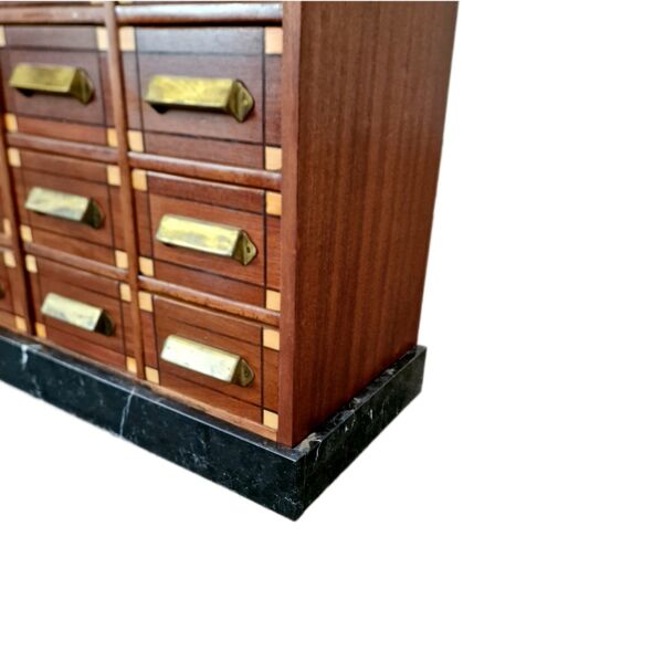 Grand cabinet d’apothicaire en acajou ancien, armoire de pharmacie Art Déco, bibliothèque