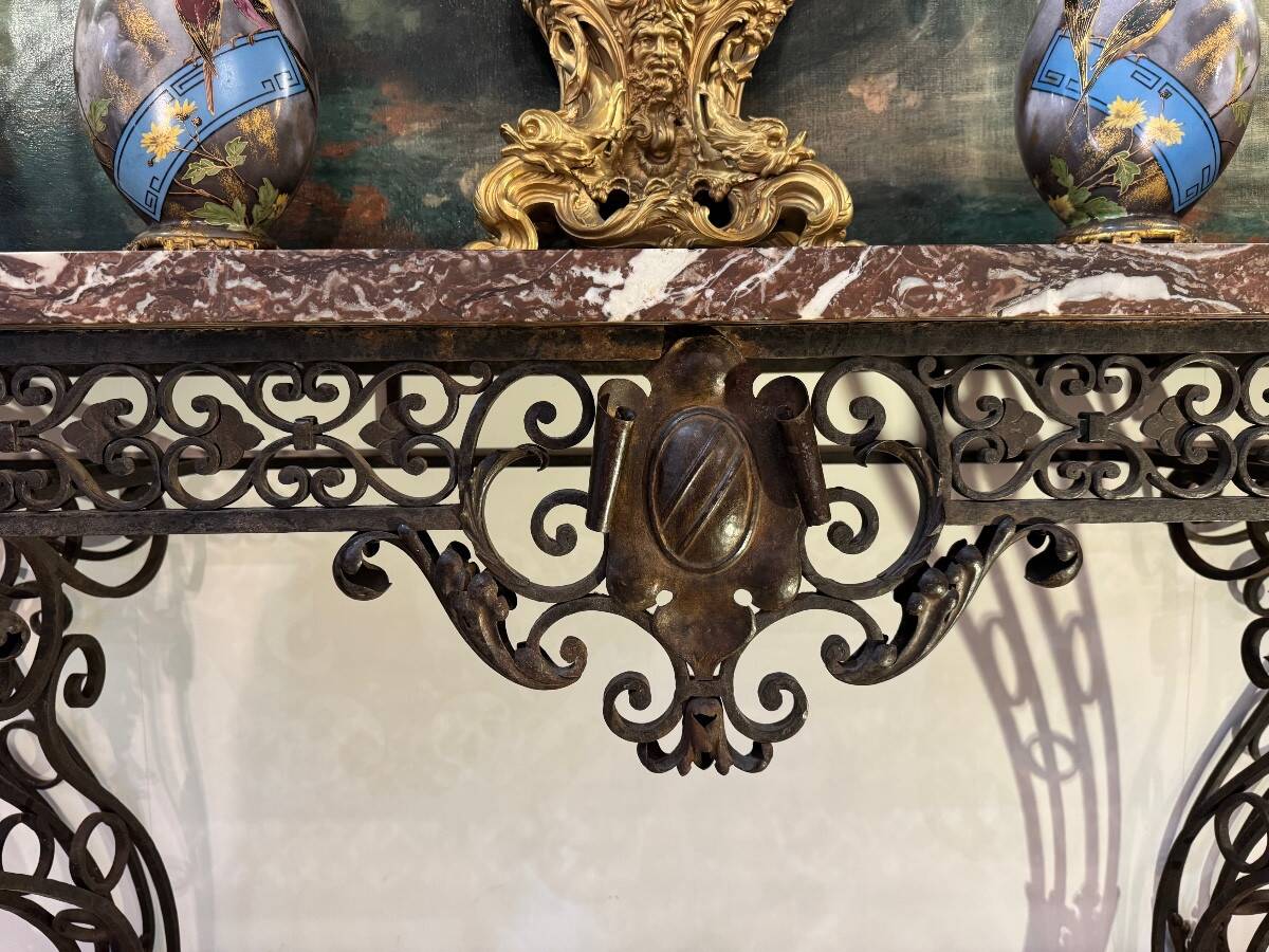 Console en fer forgé d’époque Napoléon III dessus de marbre rouge de Rance