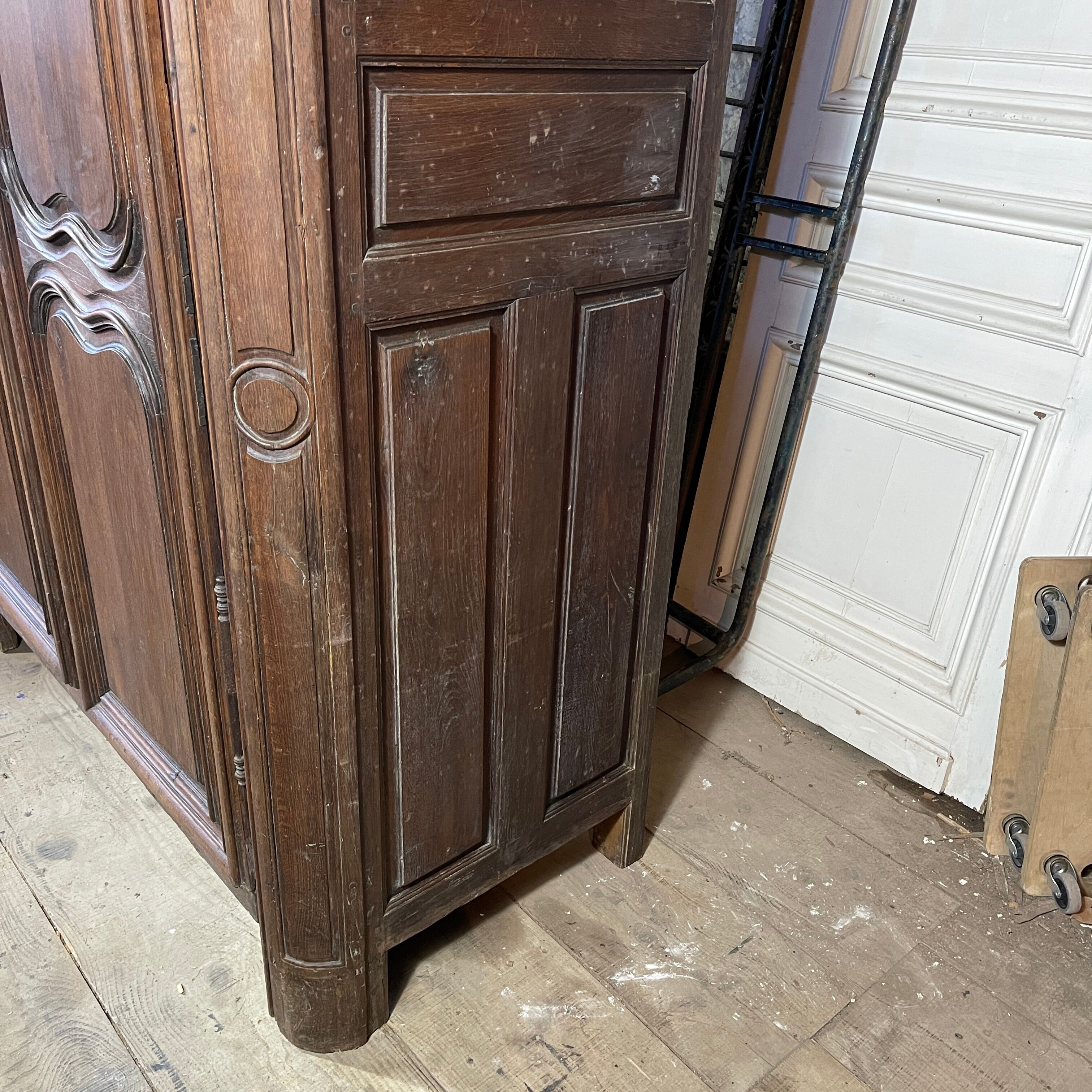 Oak cabinet XVIII th