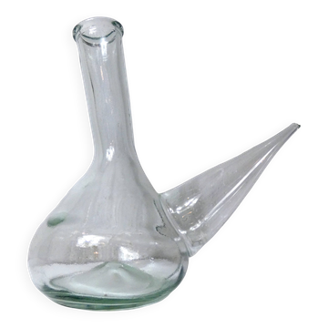 Ancienne carafe à vin en verre