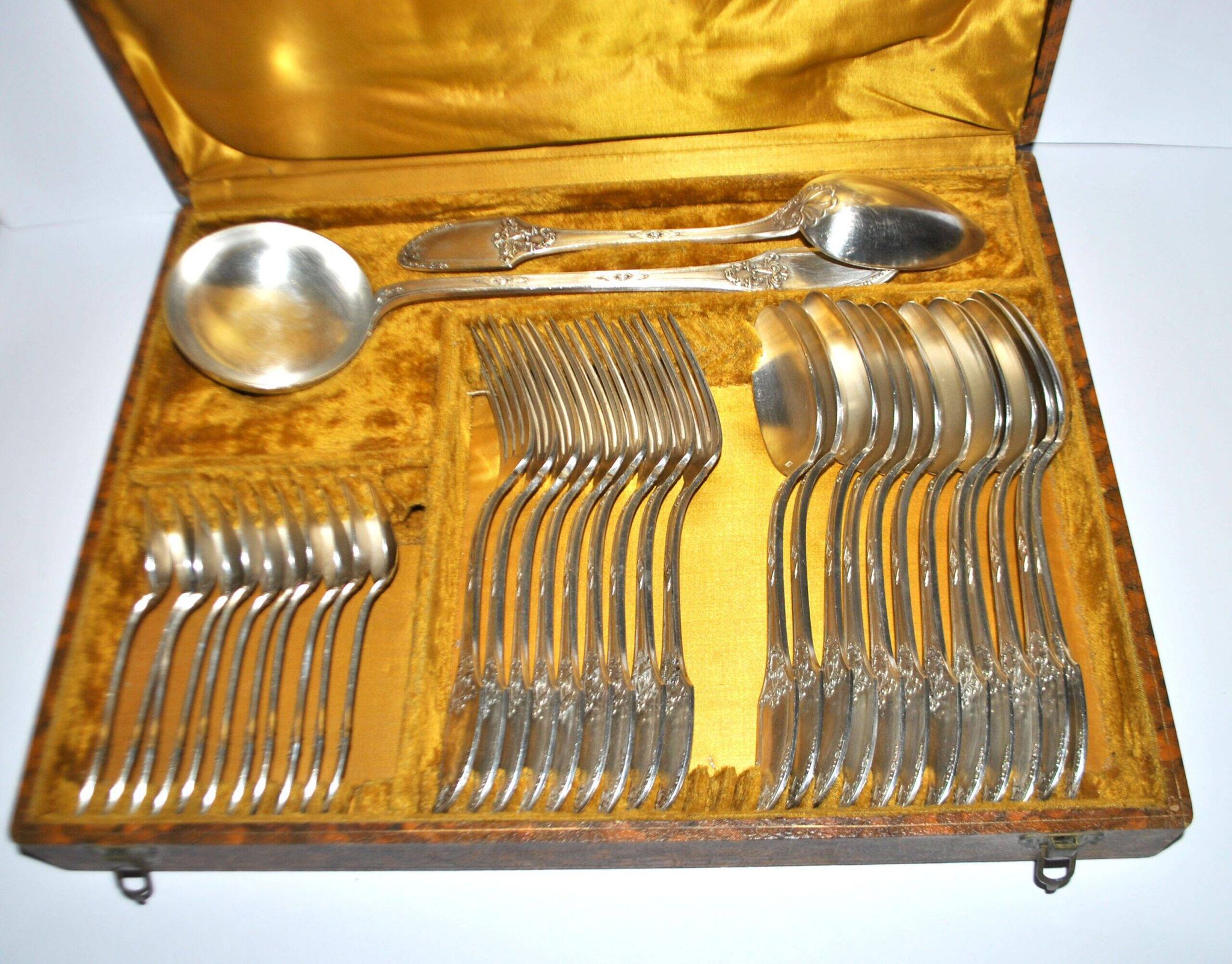 Boulenger household items 34 place settings Empire Marie-Louise 12 soup spoons 9 forks 11 dessert spoons