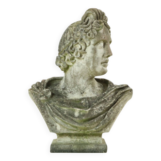 Buste d'Apollon en pierre moulée patinée