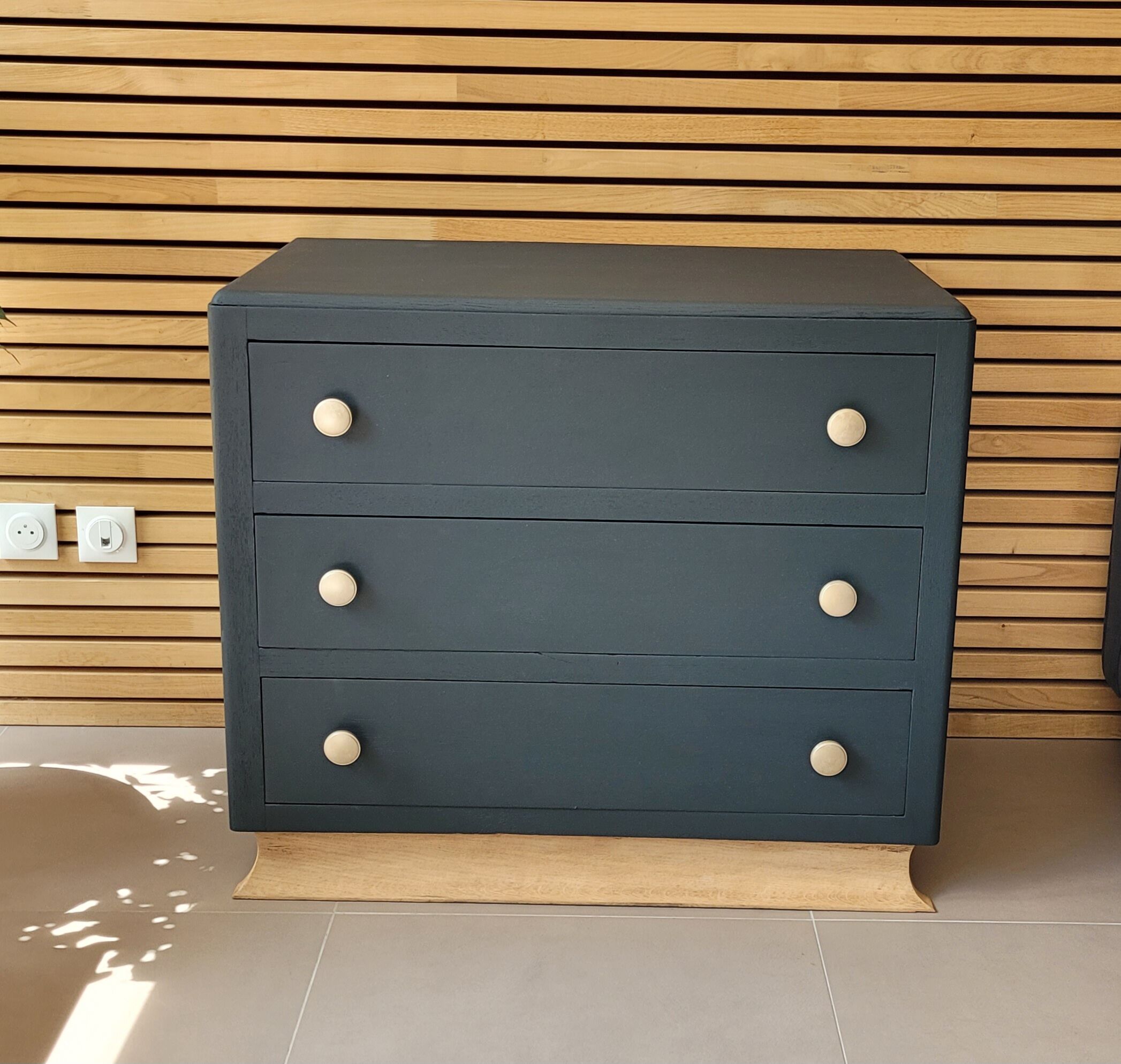 Vintage art deco chest of drawers