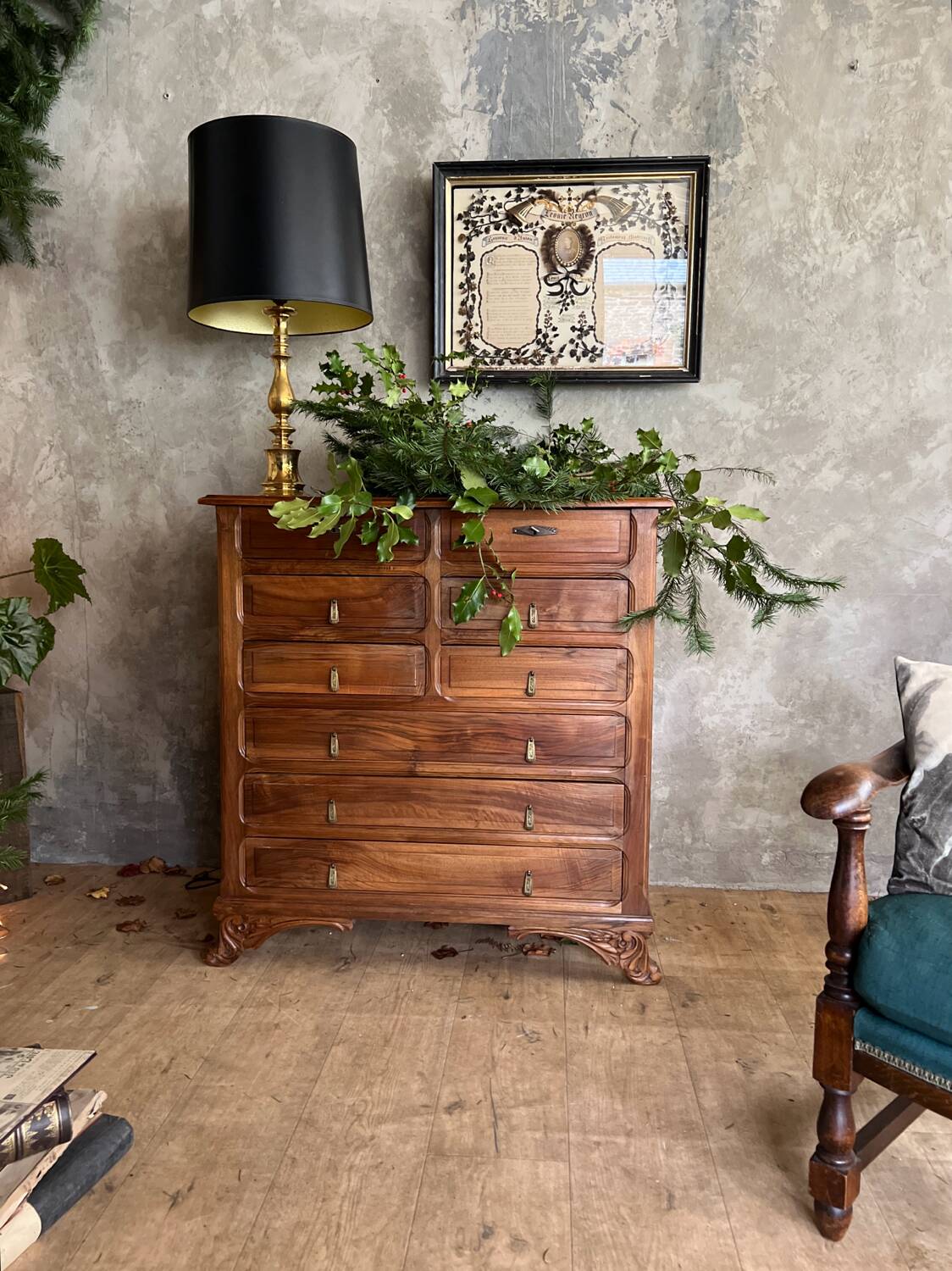 Old chest of drawers