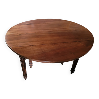 Old round tabke