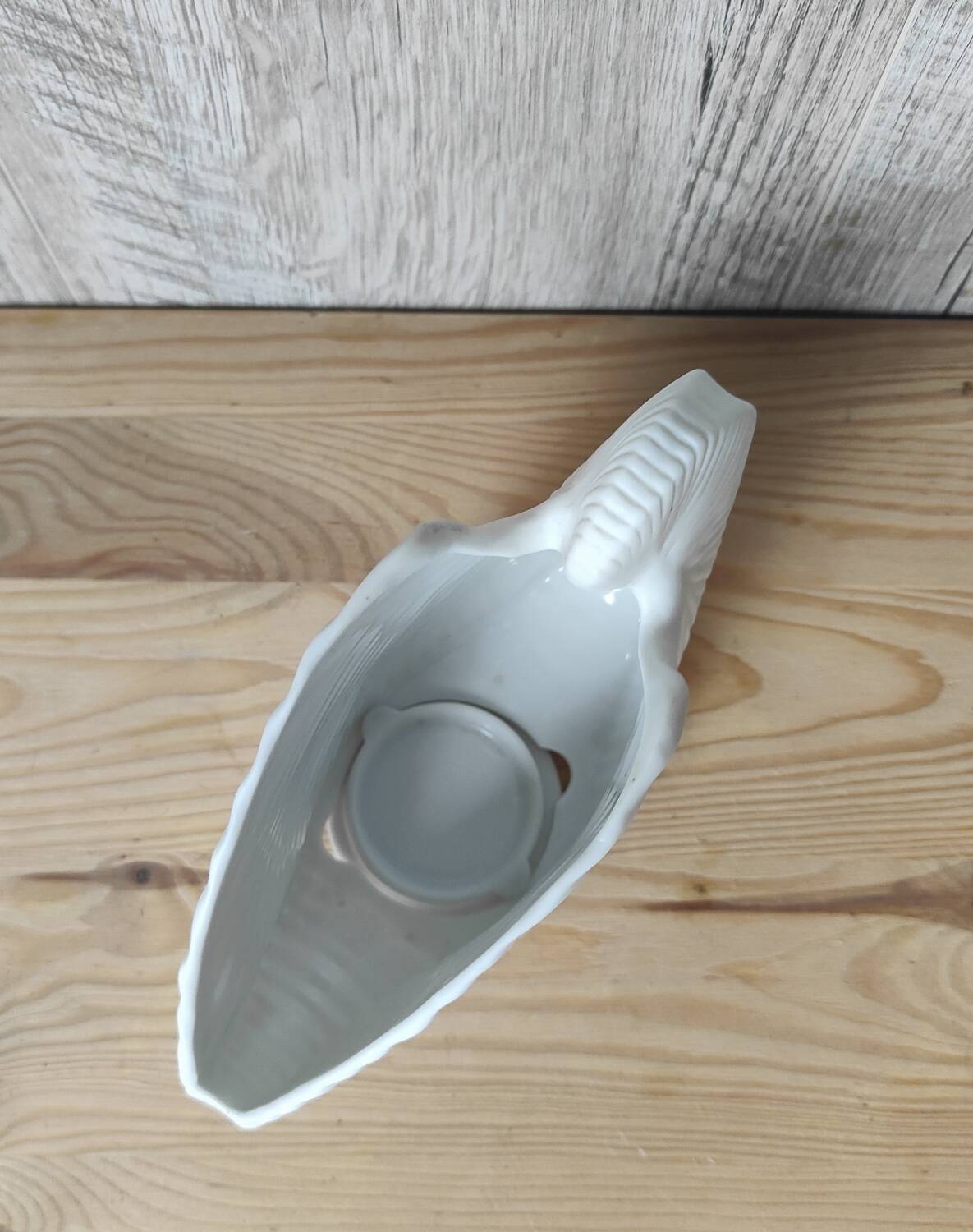 Shell tea light holder