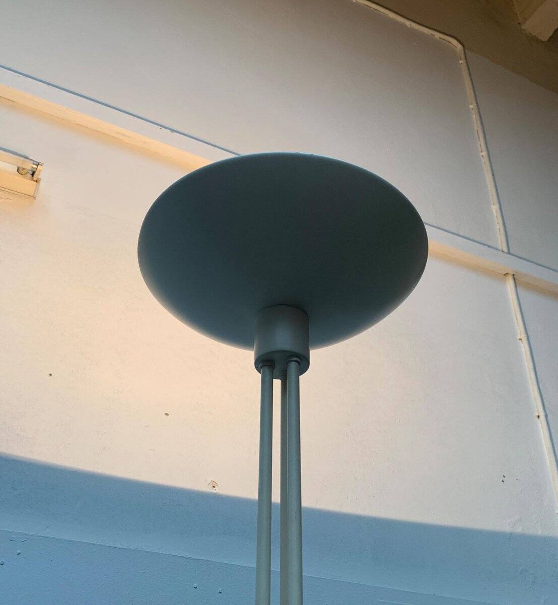 Lampe sur pied minimaliste allemande de l'ère spatiale de Cosack