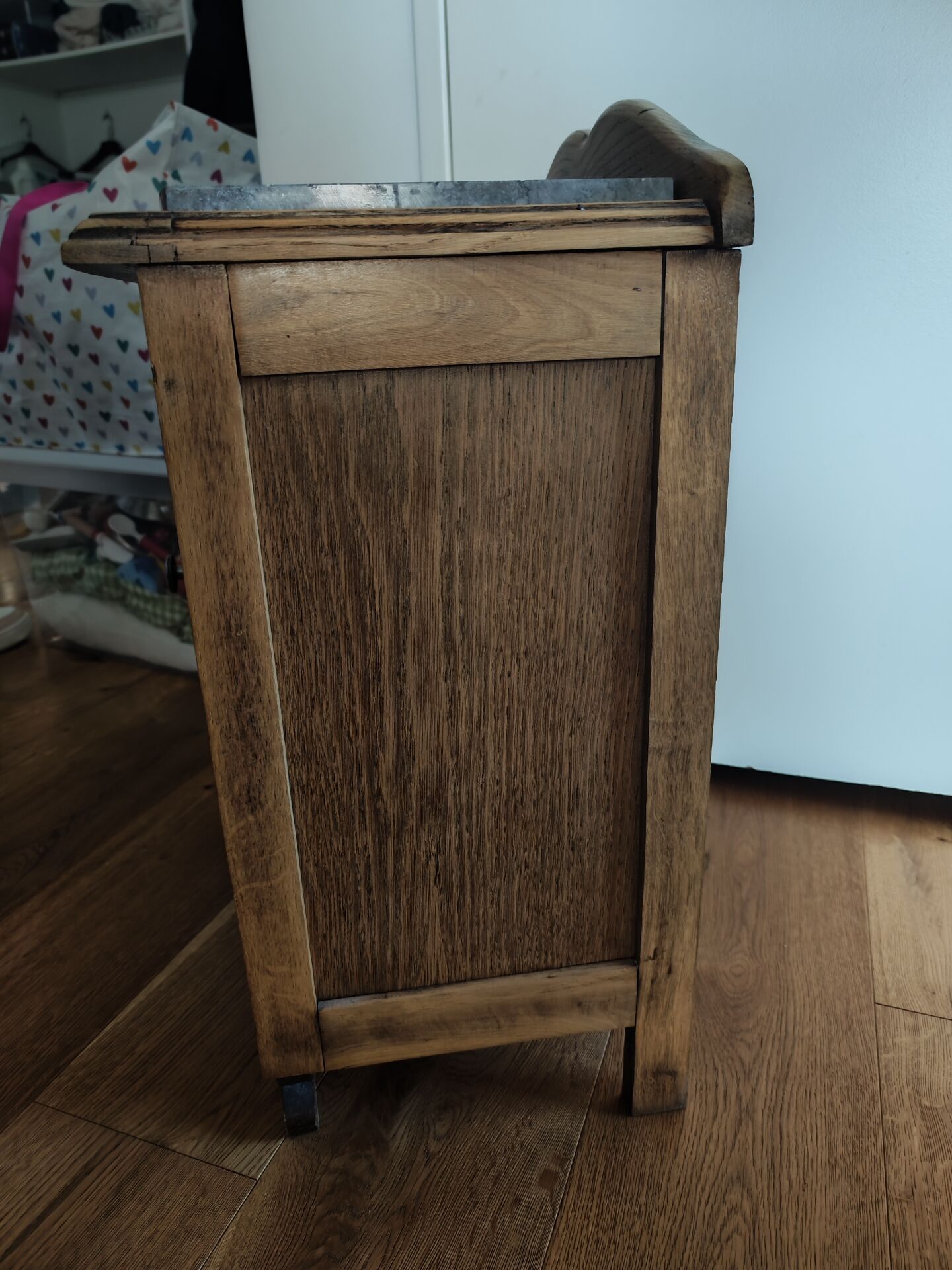 Bedside table