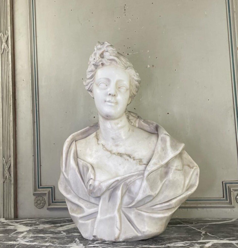 Female bust in Carrara marble, late 18th century, Northern Italy.