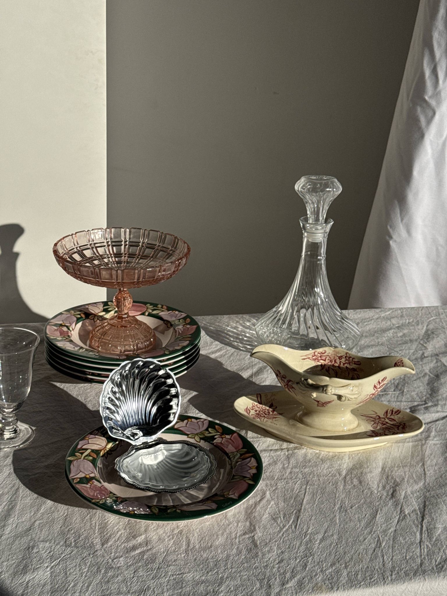 Saucier ancienne en faïence rose de Badonviller modèle Jasmin
