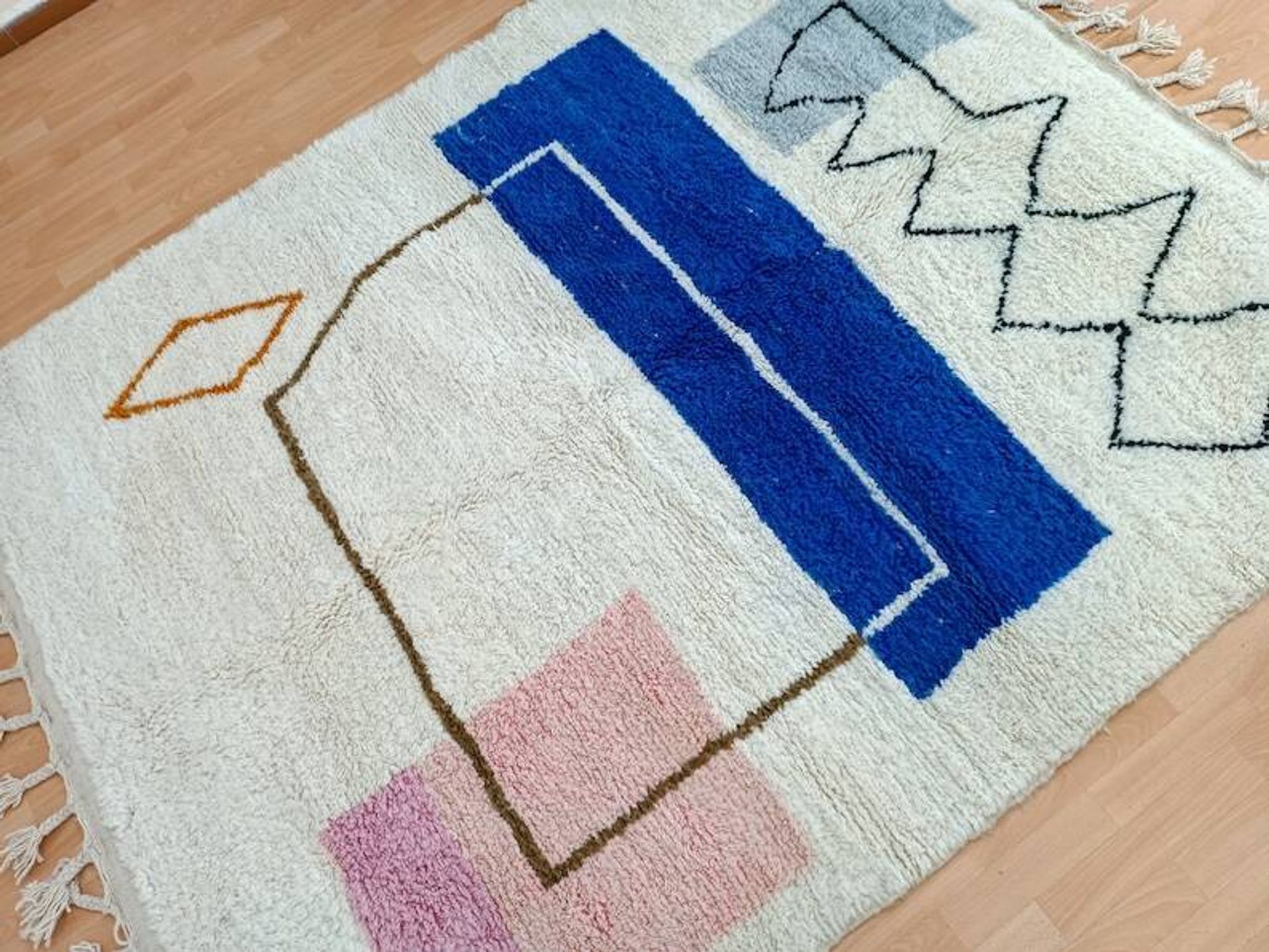 Handmade Berber rug 2/2m square