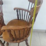 Pair of Windsor armchairs - Noticeable signs of use