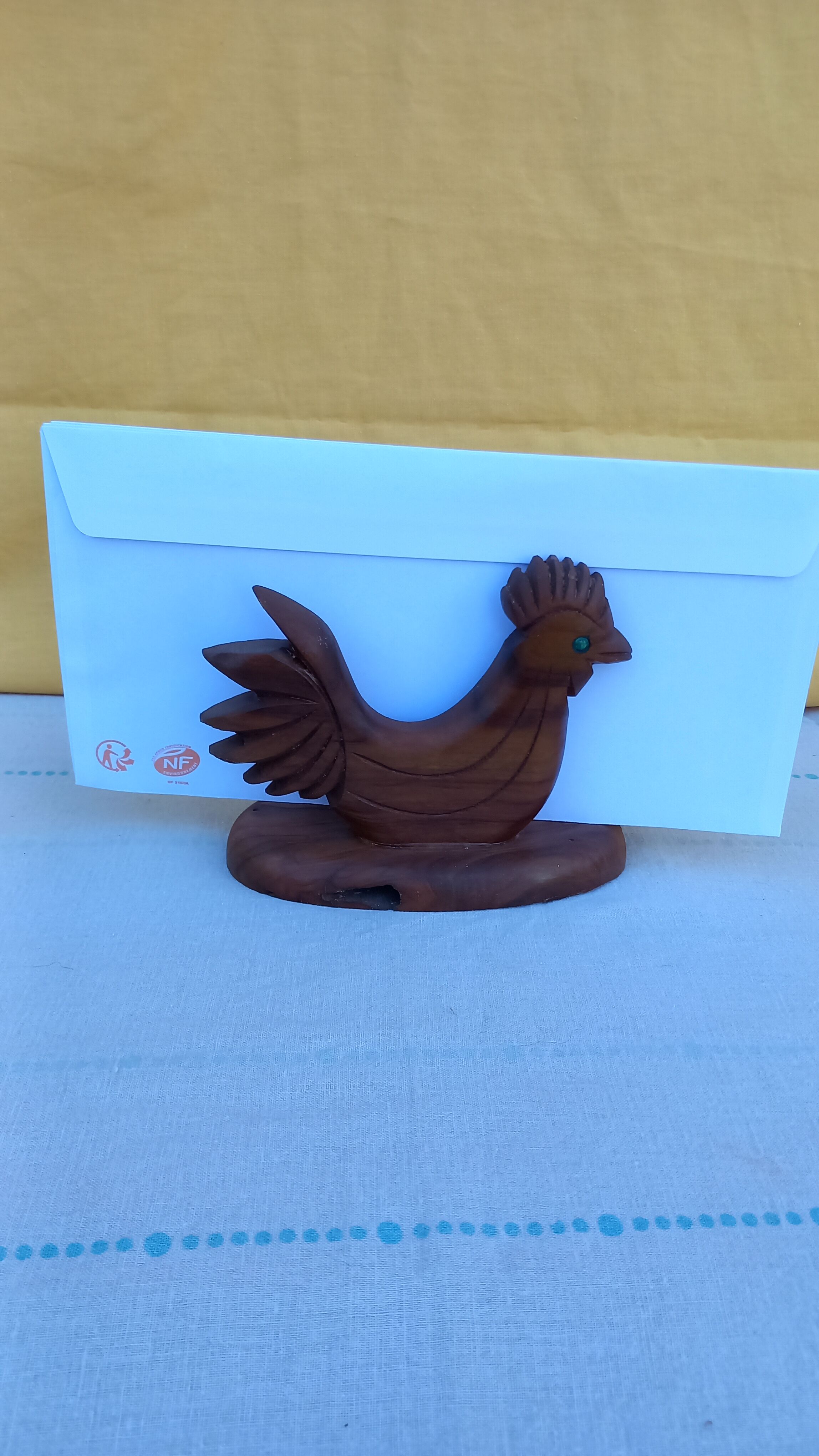 Office letter holder hen