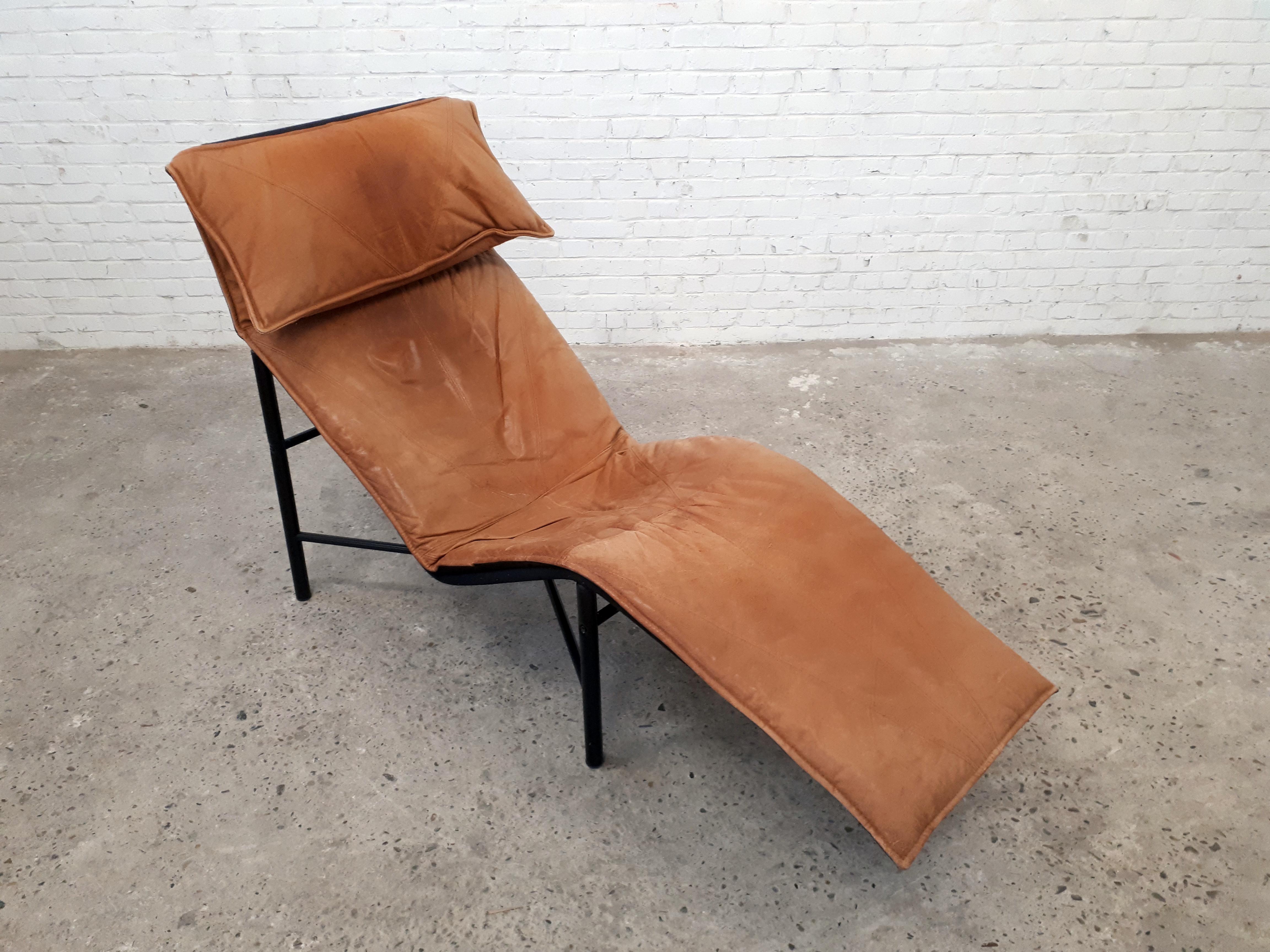 Cognac leather long chair, 'Skye' model by Tord Bjorklund, Sweden 1970s