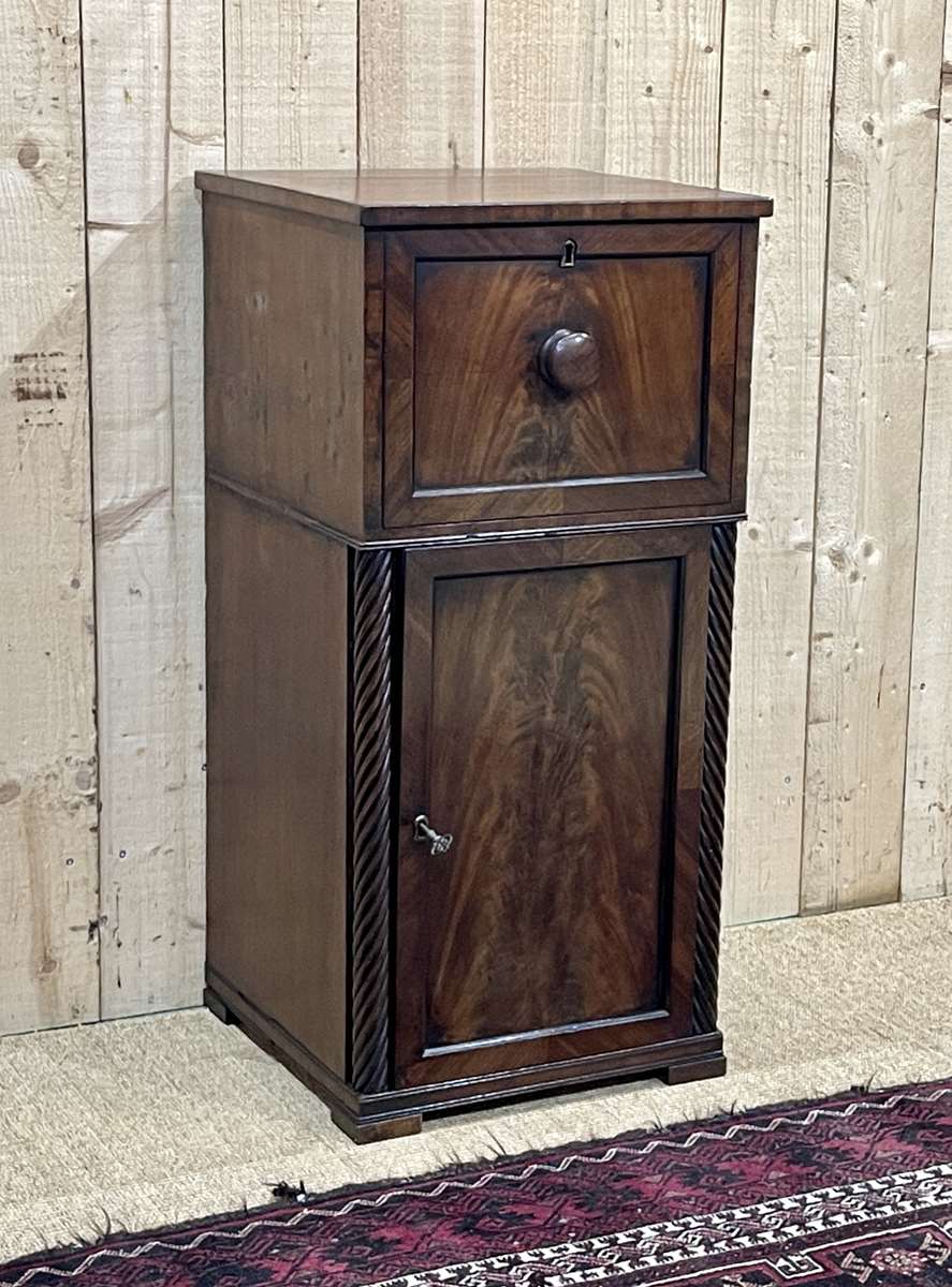 Confiturier Victorien en acajou XIXème