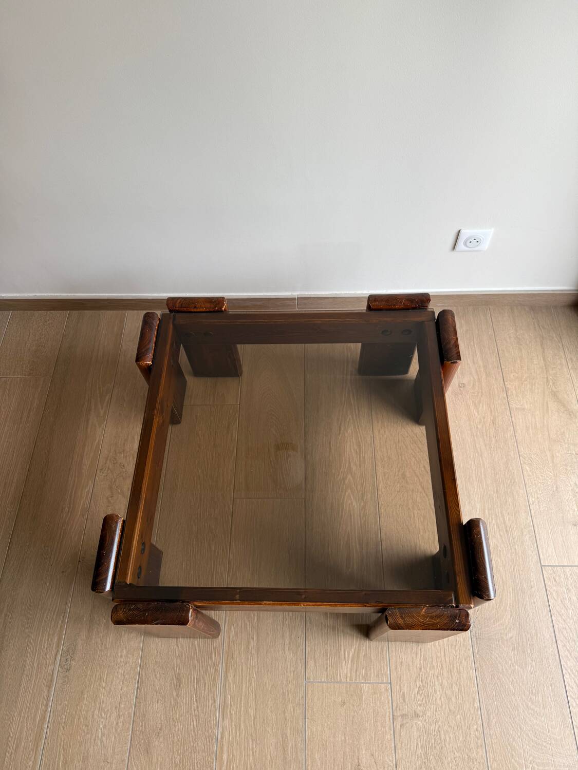 Square coffee table in solid wood and smoked glass – 70s