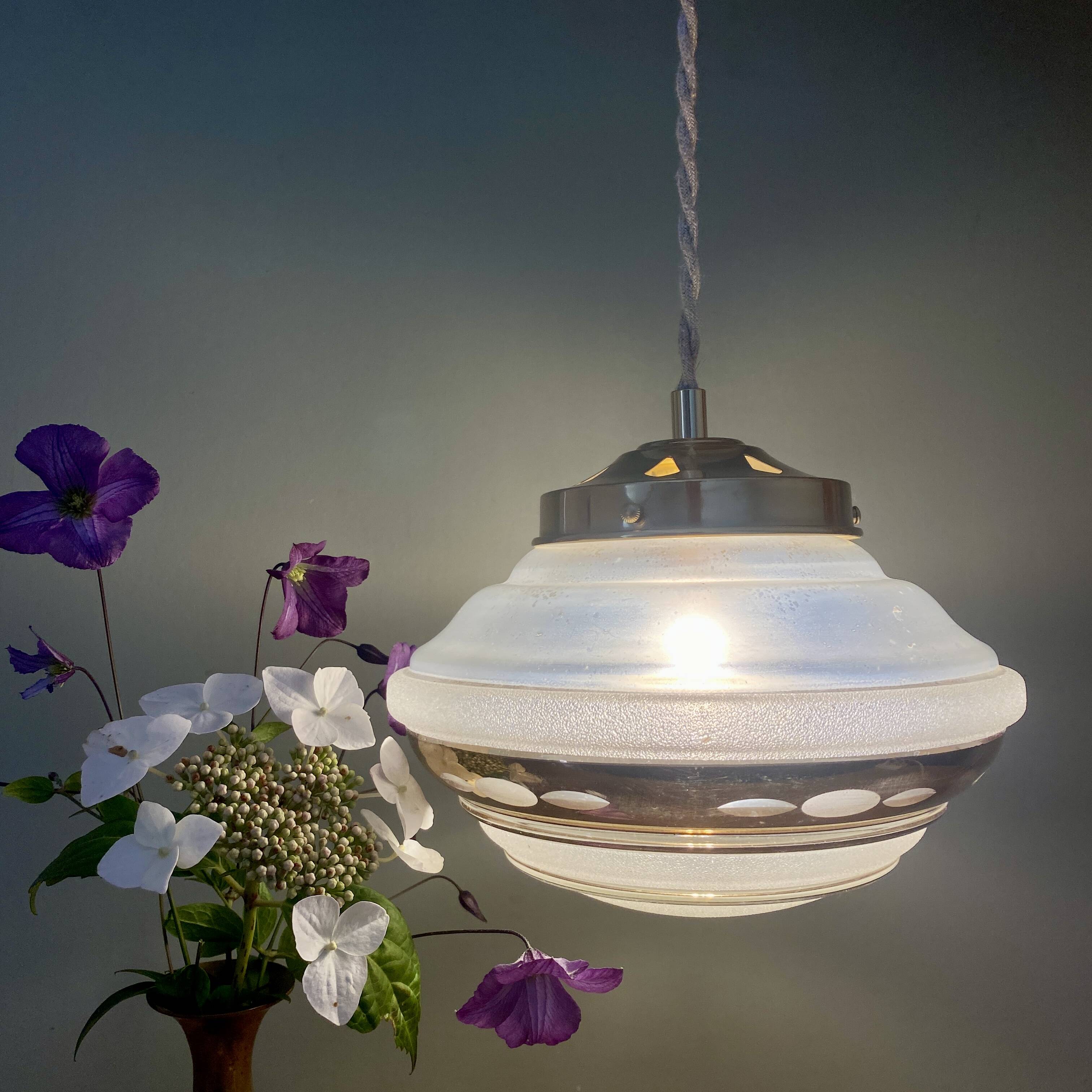 Vintage art deco globe pendant light in white and gold frosted glass