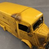 Model reproduction car citroën type h metal tin