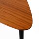 Table scandinave avec pieds noirs