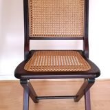 4 folding chairs canned