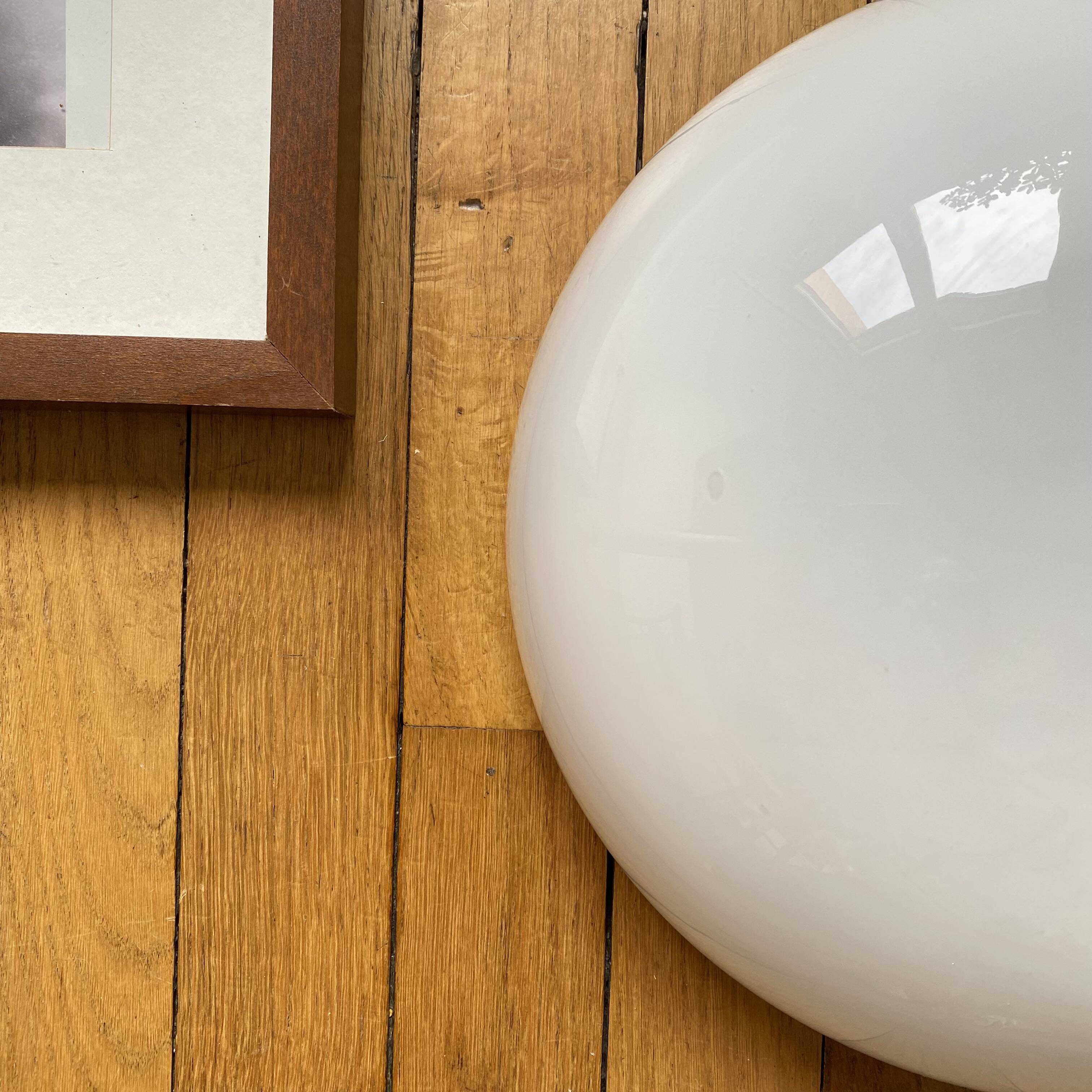 Large wall-mounted ceiling light, half-spherical, 30 cm, white opal glass.