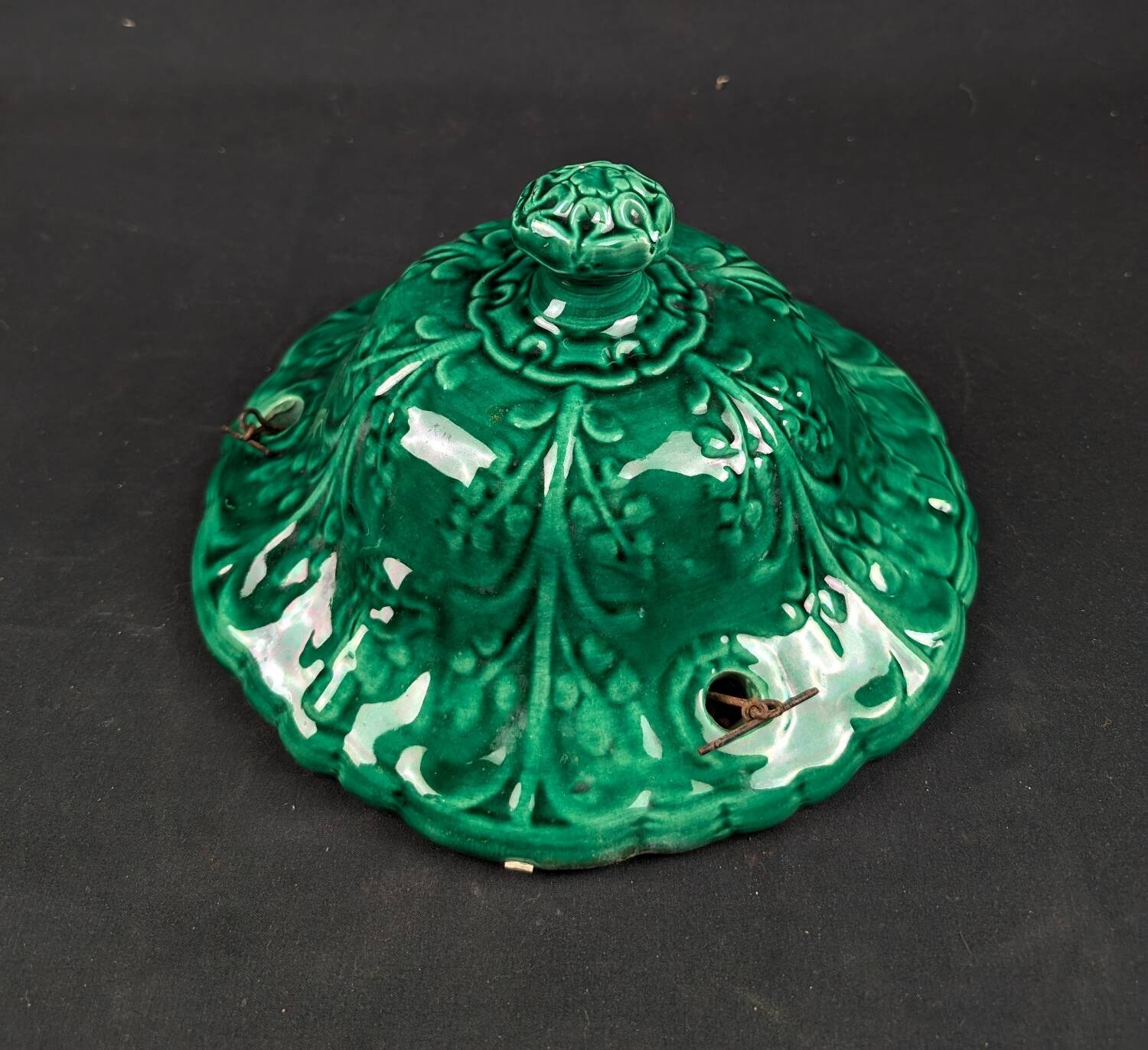 Hanging planter in Majolica slip