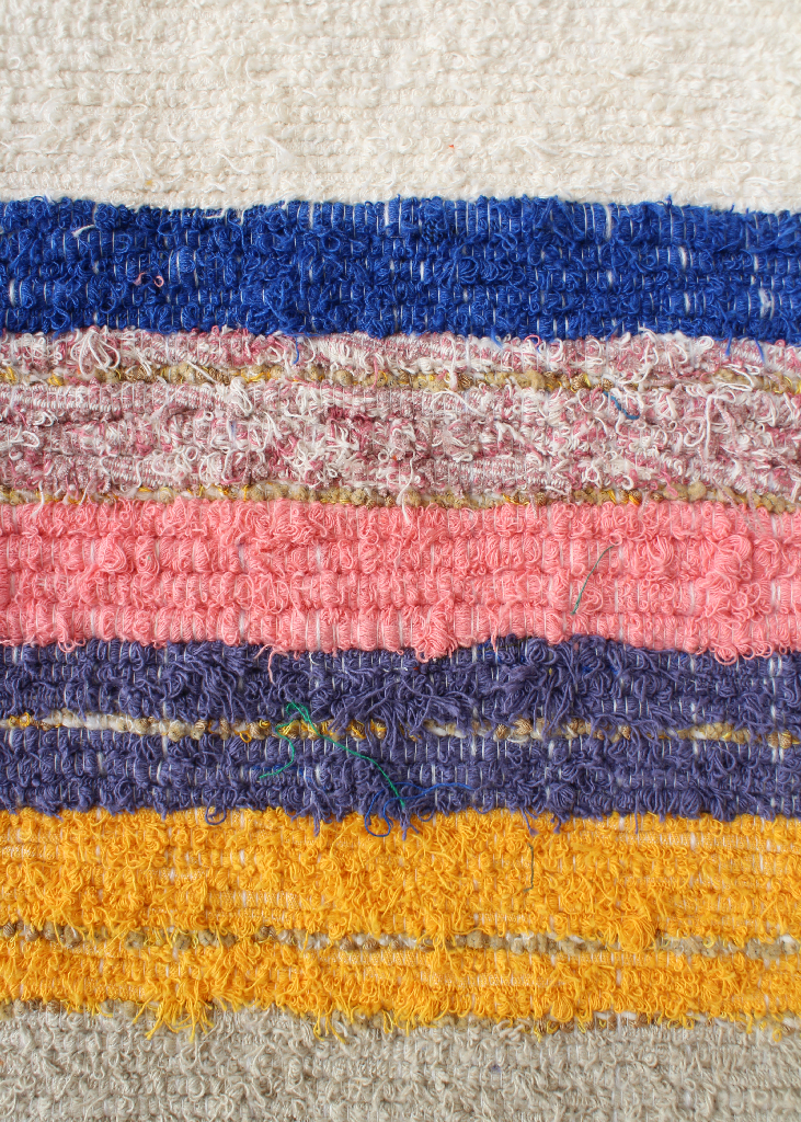 Hand-woven handmade rug - 140 x 200 cm - multicolor & white