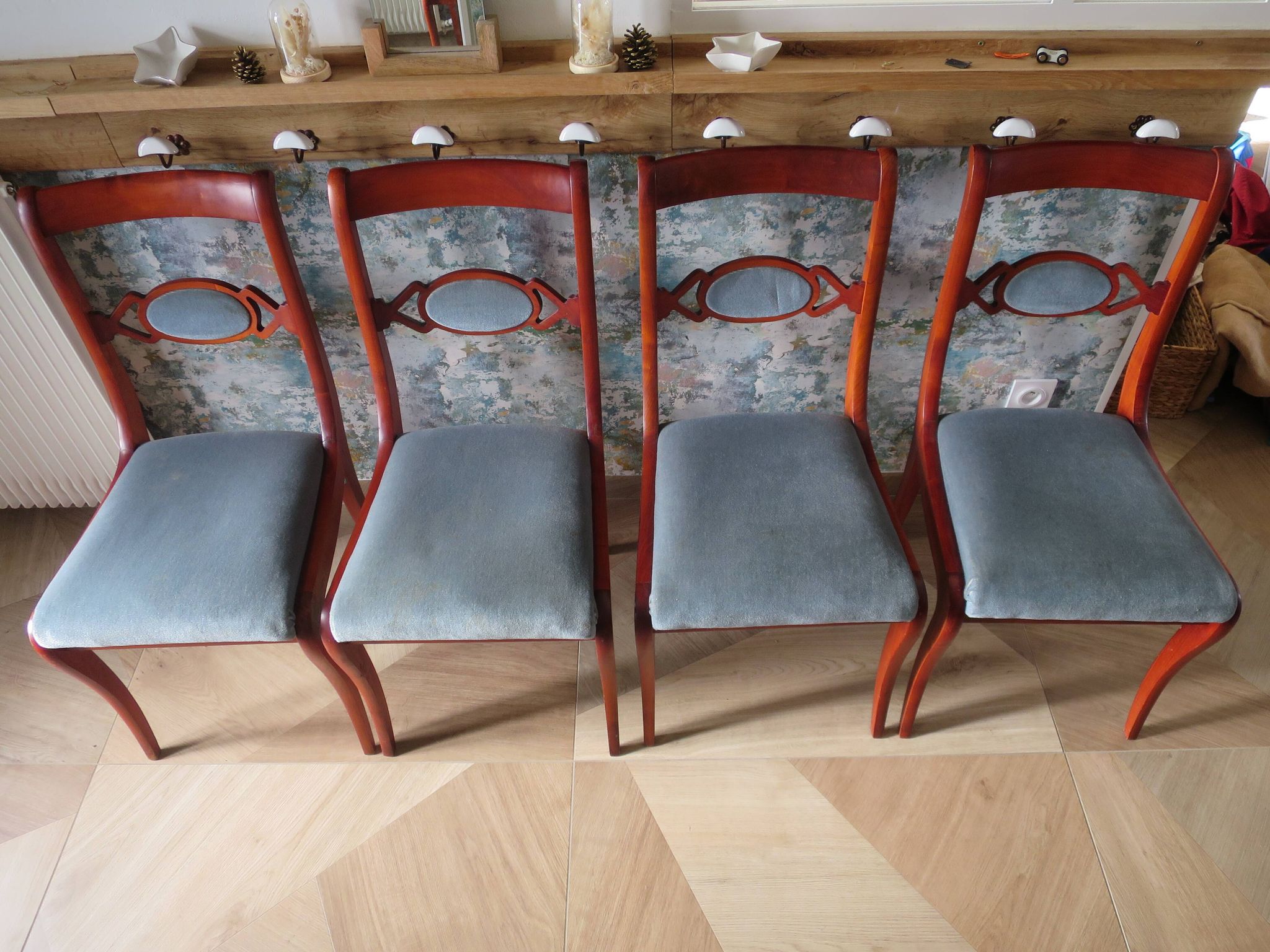 Rare - Set of 4 Louis Philippe/restoration style chairs with medallion - Colour blue / cherry wood