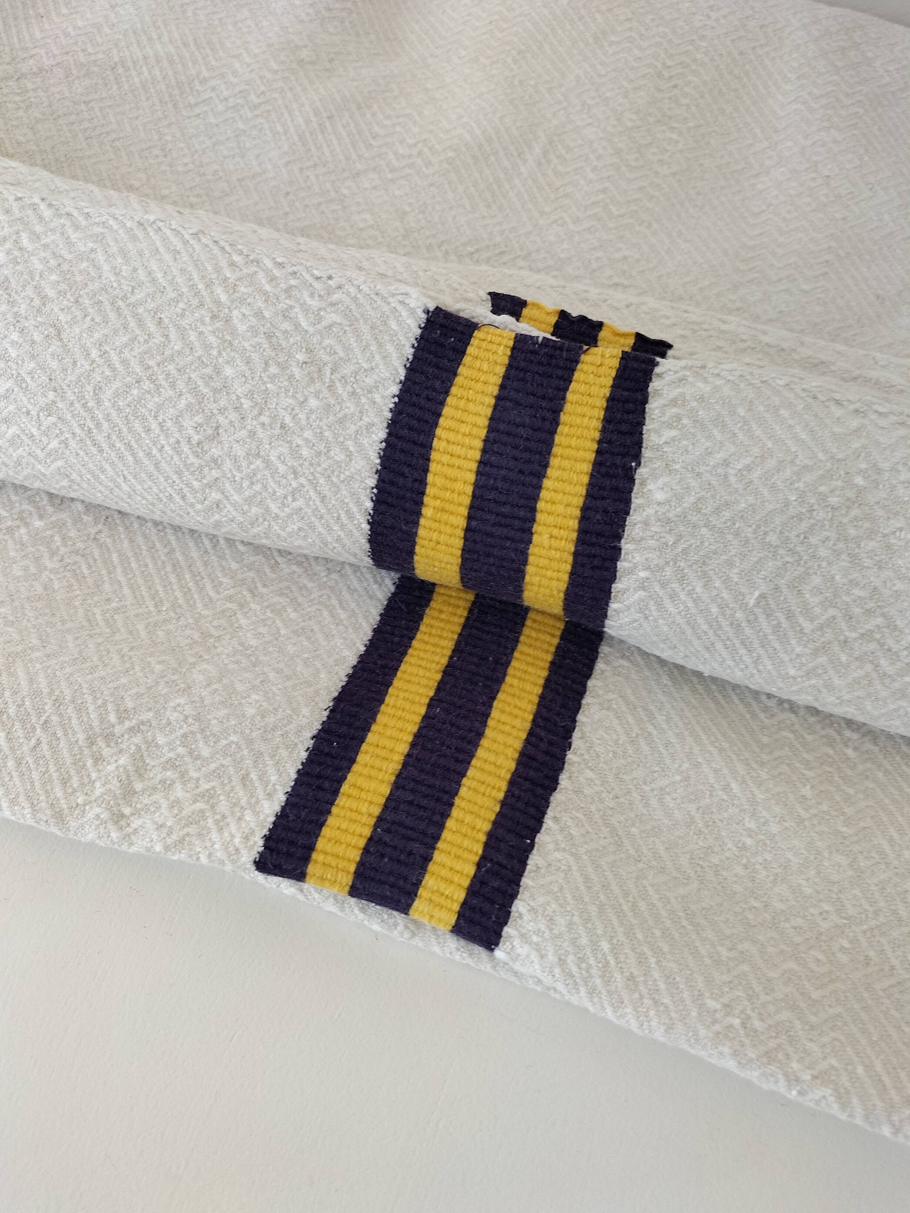 Nappe et 5 serviettes basques vintage en coton à chevrons bleu et jaune