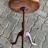 Pedestal table