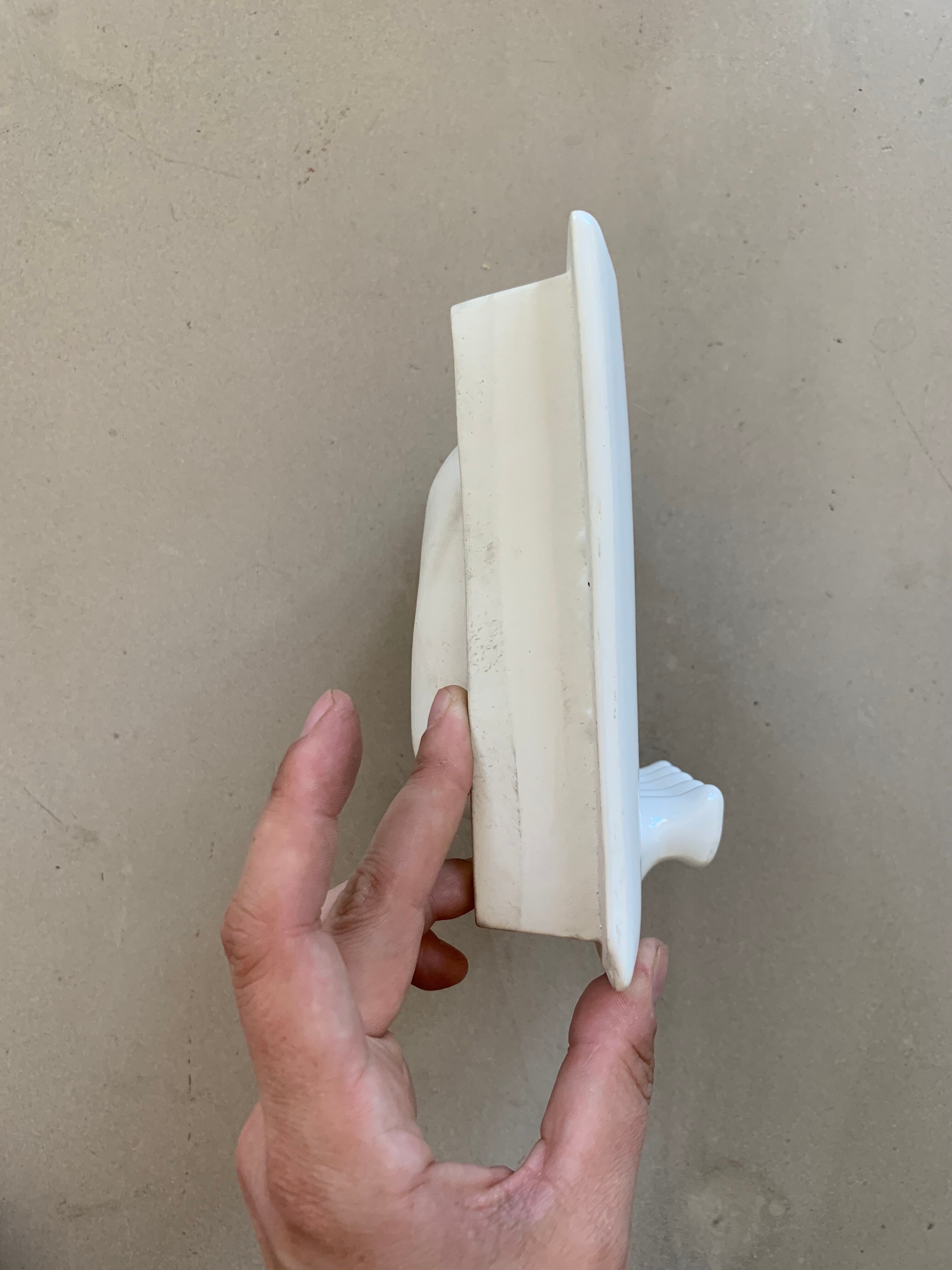 Built-in ceramic wall soap dish