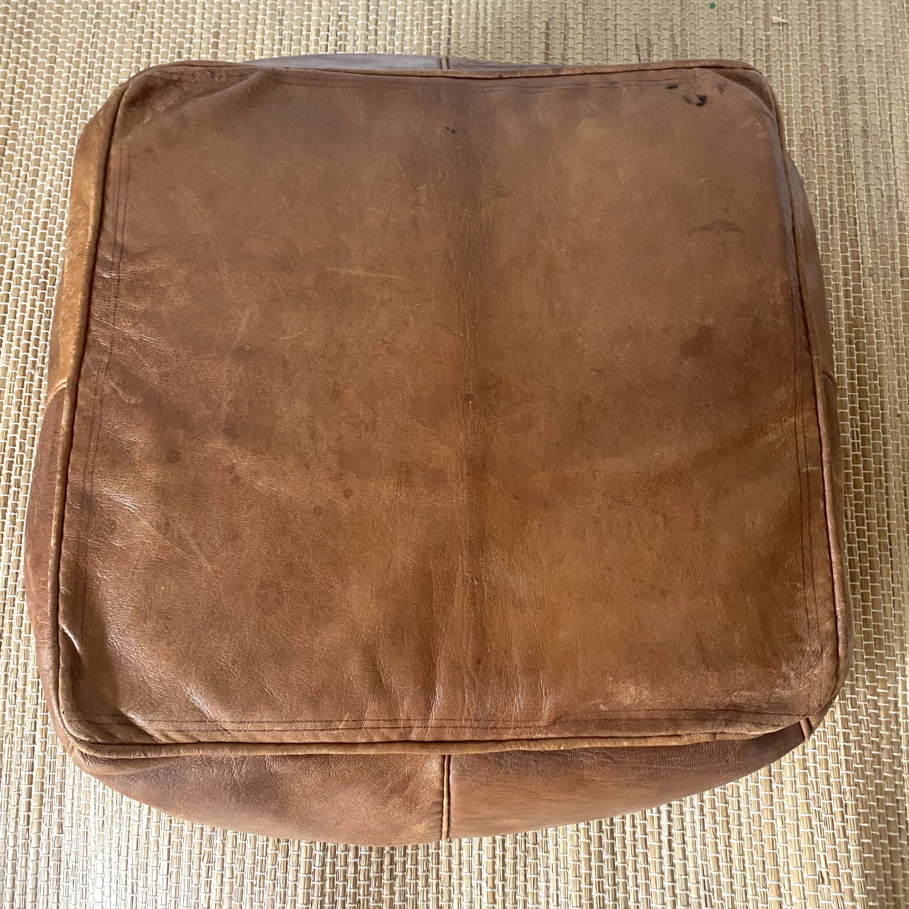 Pouf en cuir vintage carré