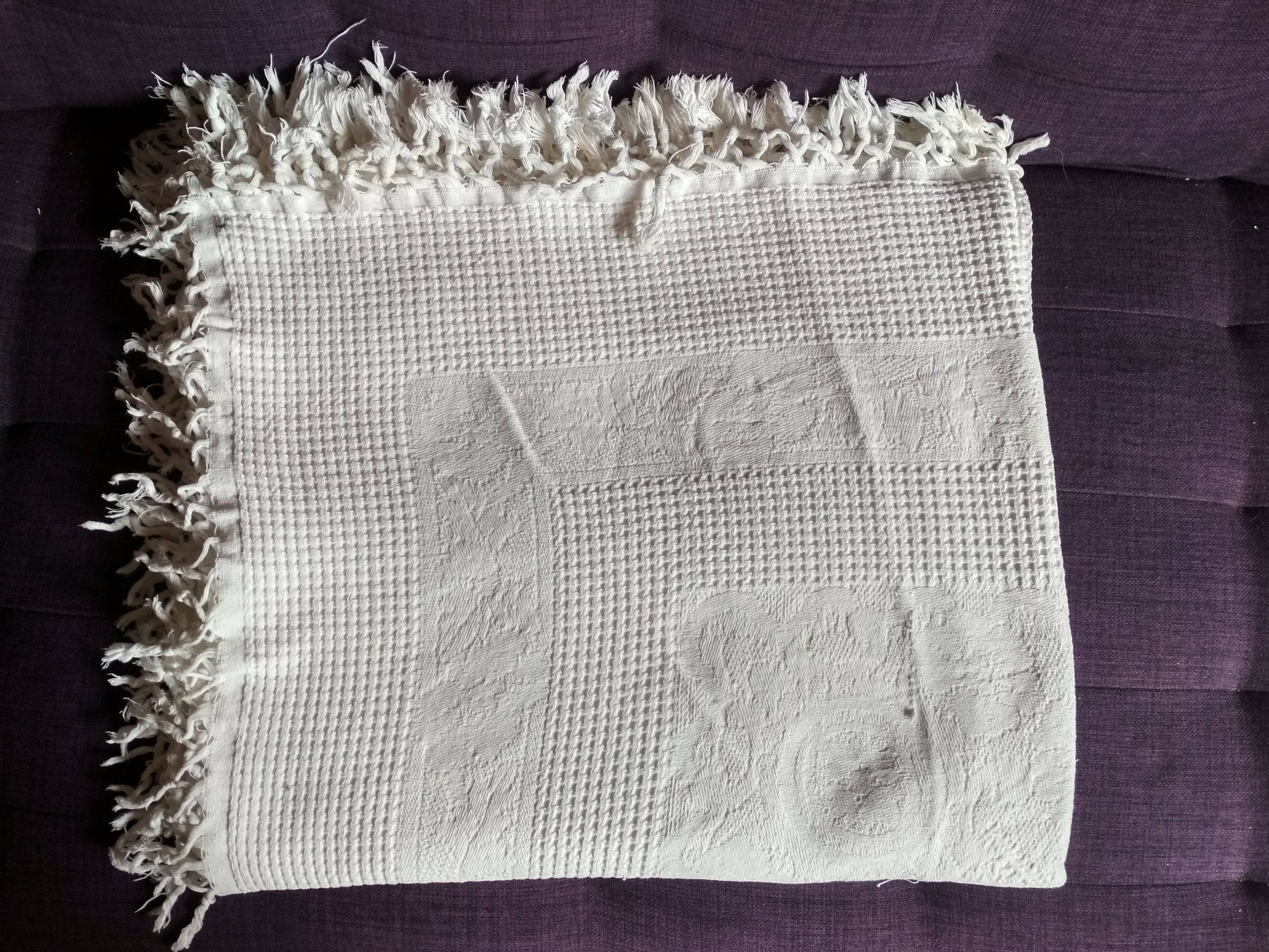 Bedspread in woven white cotton, double bed