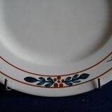 flat earthenware plate