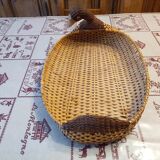 Wicker duck basket