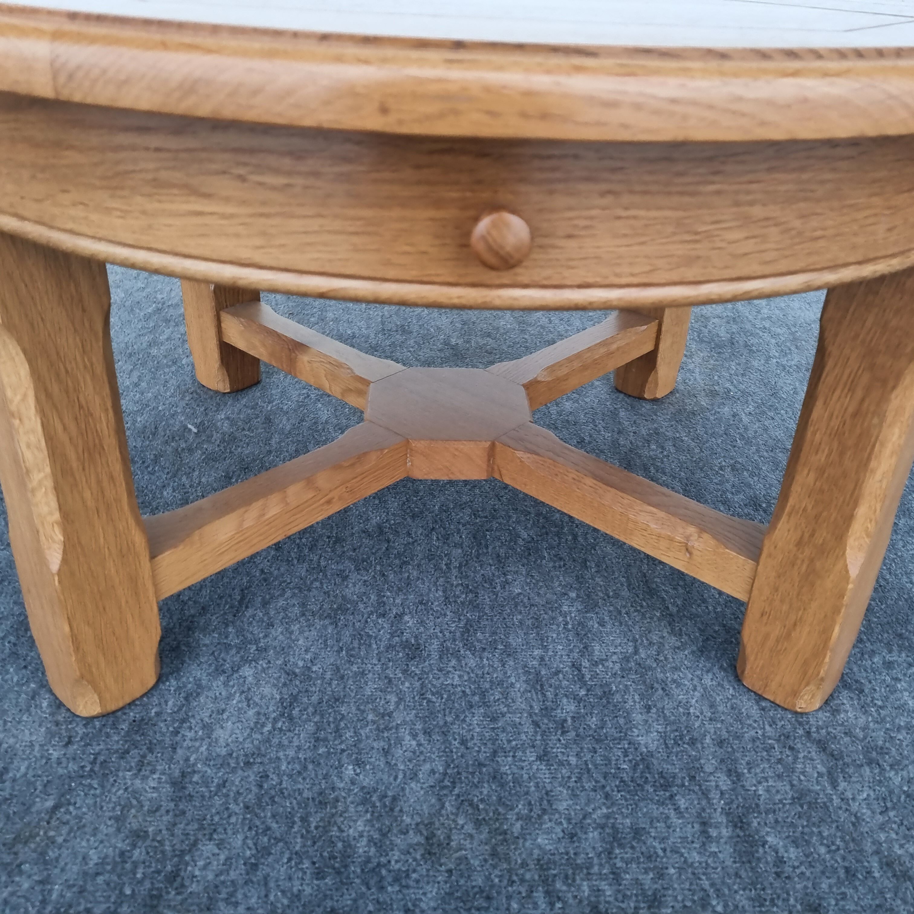 Round coffee table 1980