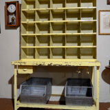 Postal sorting cabinet