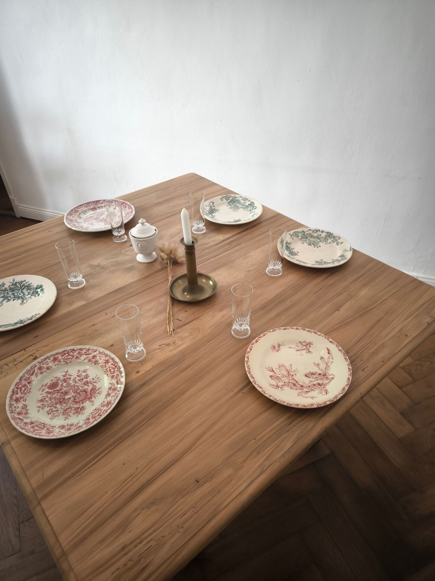 Henri II mid-table in solid walnut – Custom finish