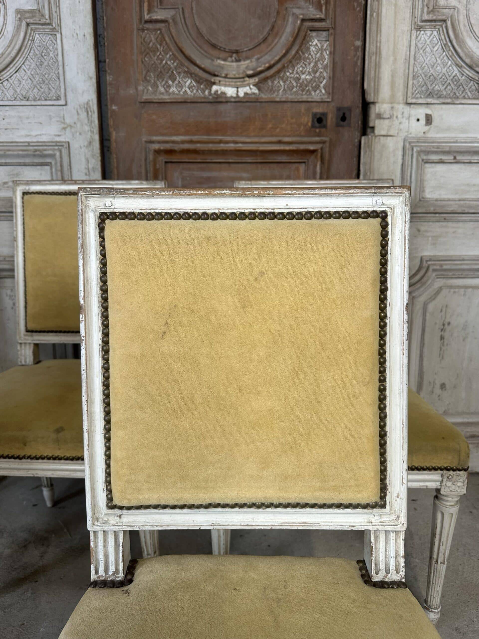 Série de 6 chaises de style Louis XVI laquée blanc circa 1900